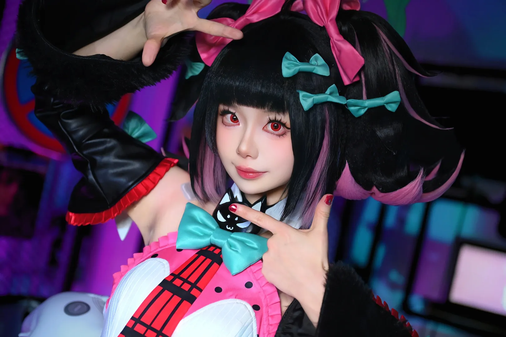 【妄想天使南宫羽cos】绝区零霓虹灯下的叛逆魅力 - 第 5 张