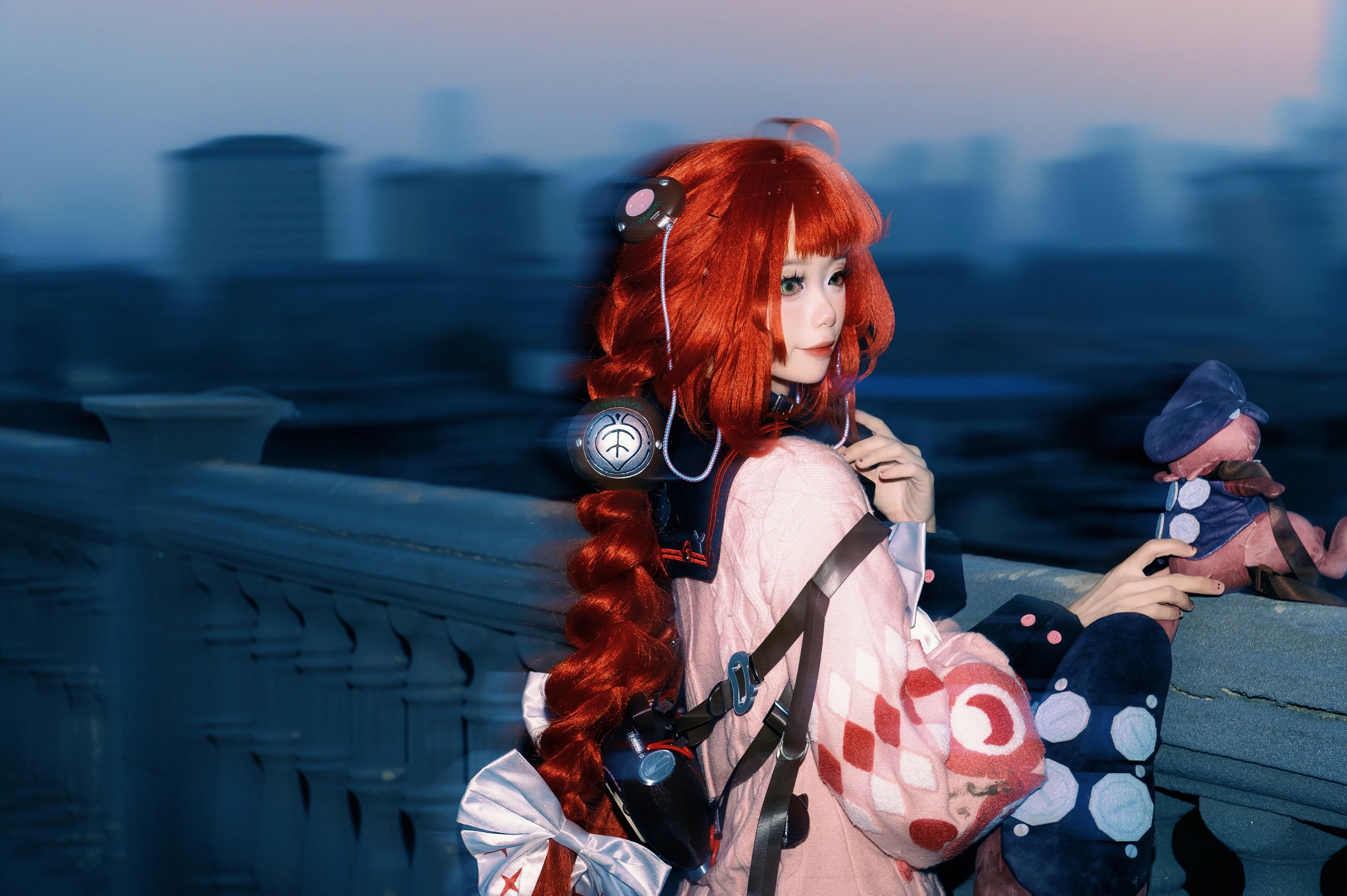 【浮波柚叶cos】绝区零卫非地的晚风里，藏着等待 - 第 2 张