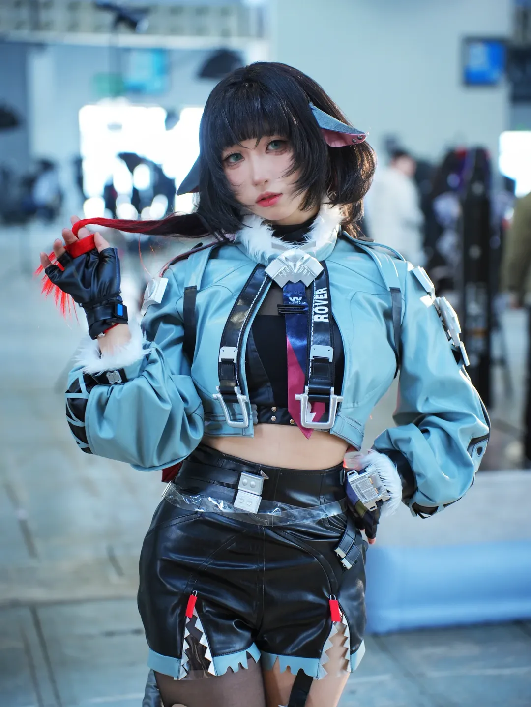 【ジェーン・ドゥコスプレ】『ゼンレスゾーンゼロ』強行軍ロケ、1日限りの省を跨ぐ電撃遠征 - 4 枚目