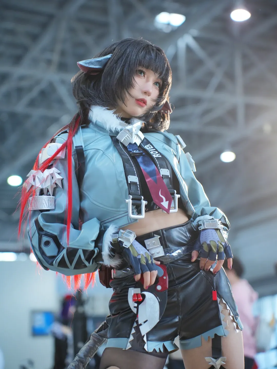 【ジェーン・ドゥコスプレ】『ゼンレスゾーンゼロ』強行軍ロケ、1日限りの省を跨ぐ電撃遠征 - 6 枚目
