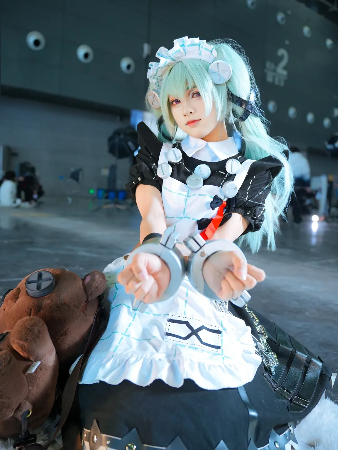 【カリン コスプレ】长沙アニメイベント会場にて、気後れしつつも一生懸命なメイドに変身 - 3 枚目