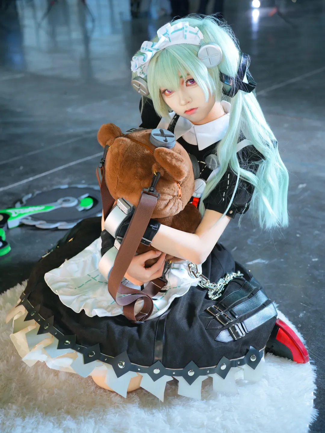 【カリン コスプレ】长沙アニメイベント会場にて、気後れしつつも一生懸命なメイドに変身 - 6 枚目