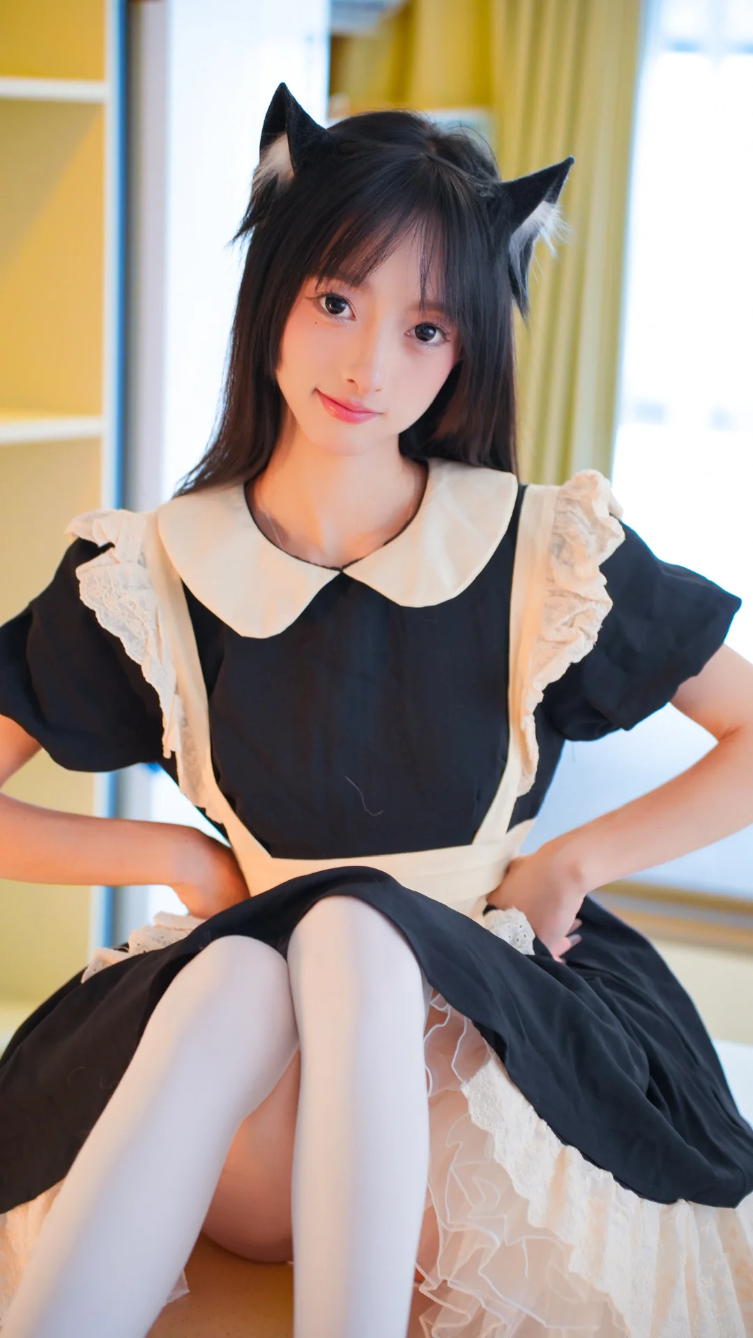 【猫耳メイド コスプレ】定番の白黒メイド服、モコモコの猫耳と午後の光影 - 4 枚目