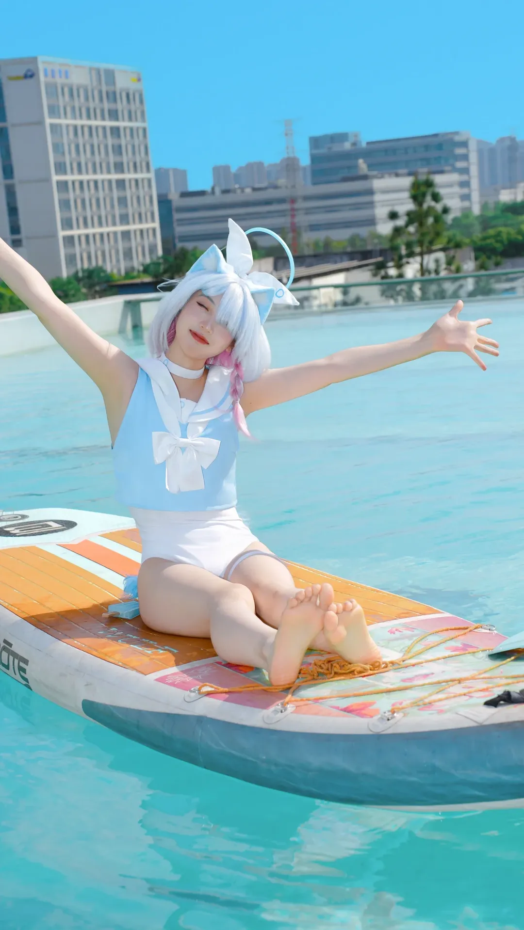 【阿罗娜cos】蔚蓝档案天台泳池，夏日水上派对时光 - 第 1 张