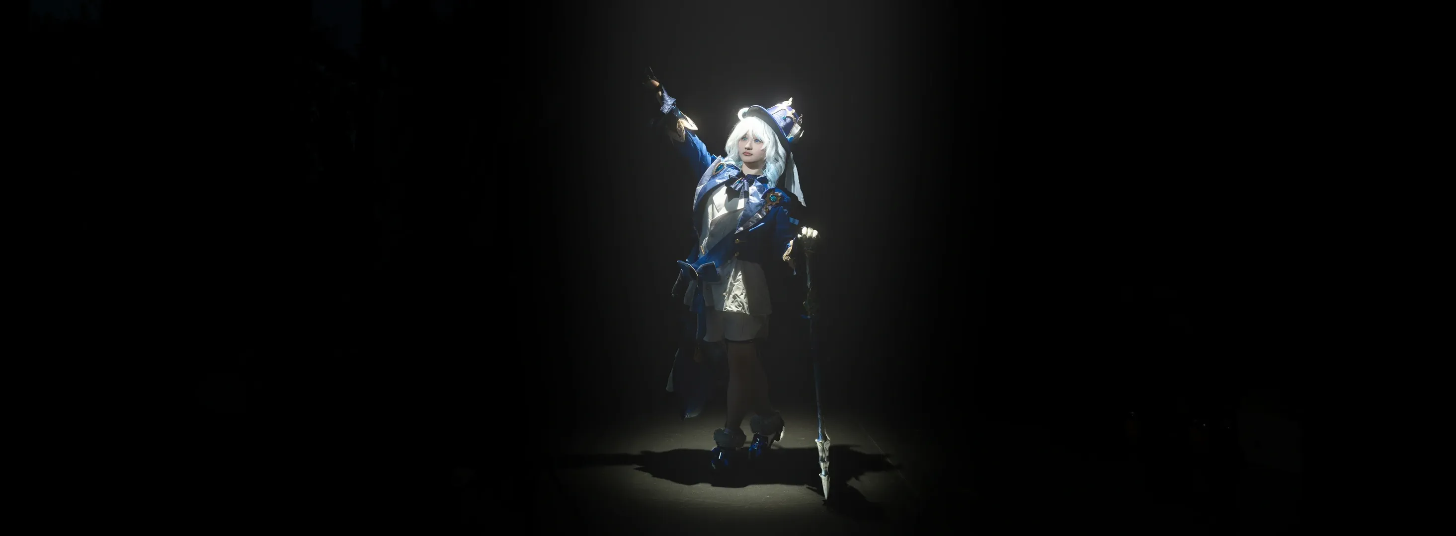 [Furina cosplay] Standing Pose Reference Sharing: Camera Performance for Genshin Impact Fontaine Characters - Image 2