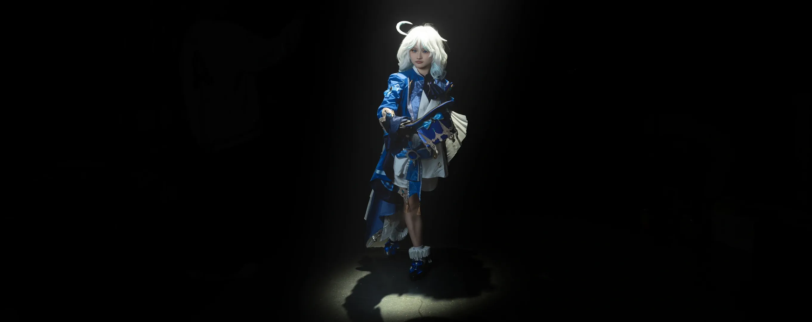 [Furina cosplay] Standing Pose Reference Sharing: Camera Performance for Genshin Impact Fontaine Characters - Image 4