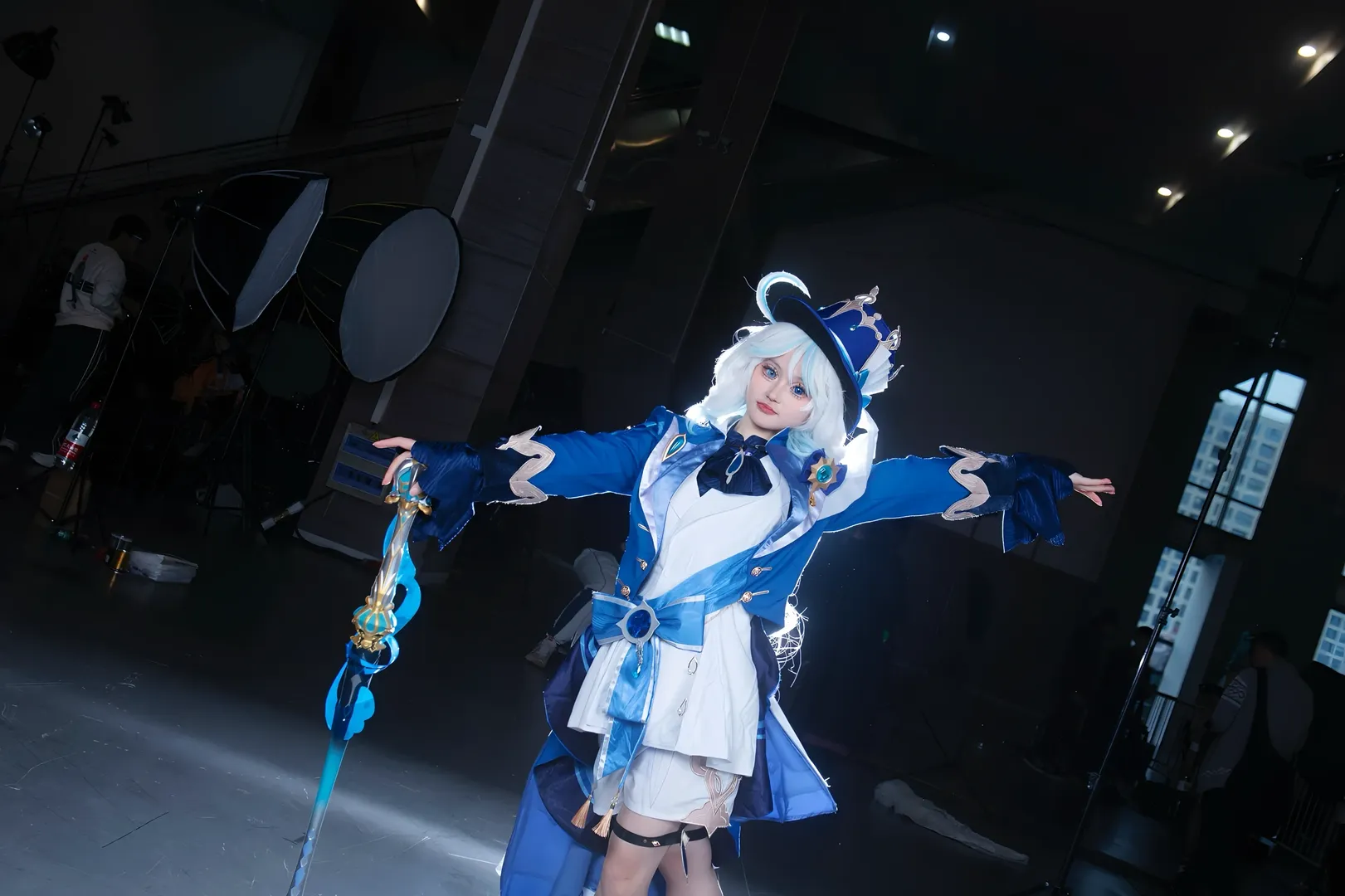 [Furina cosplay] Standing Pose Reference Sharing: Camera Performance for Genshin Impact Fontaine Characters - Image 5