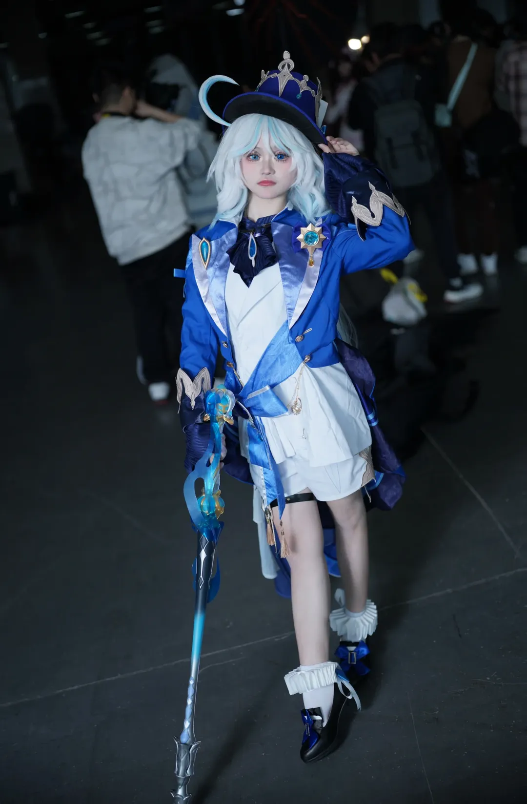 [Furina cosplay] Standing Pose Reference Sharing: Camera Performance for Genshin Impact Fontaine Characters - Image 7