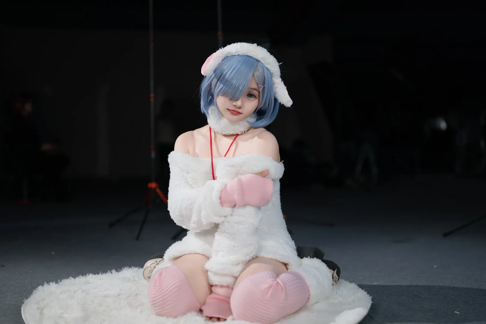 【雷姆cos】re0从零开始的异世界生活，小绵羊萌系坐姿动作参考 - 第 5 张