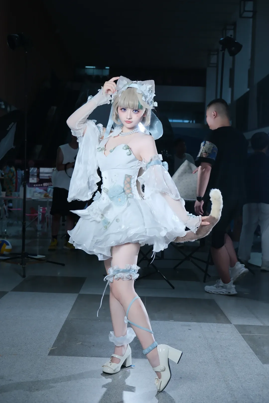 【琳妮特cos】原神猫娘的慵懒与活泼，天使庭院动作参考分享 - 第 7 张