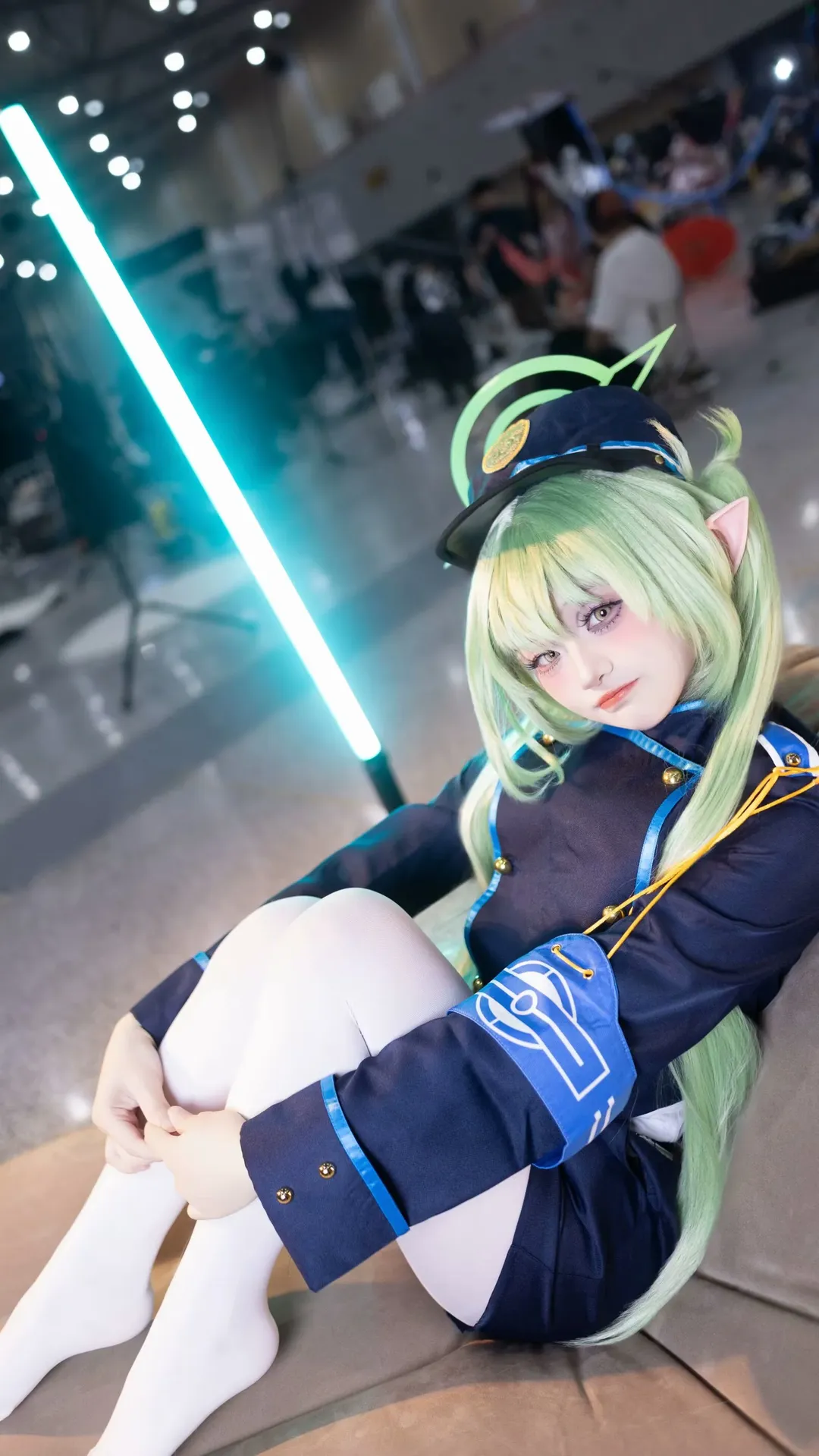 【橘ノゾミ コスプレ】『ブルーアーカイブ』ハイランド双子、白タイツコスプレで滑って転んだイベント撮影の日常 - 1 枚目