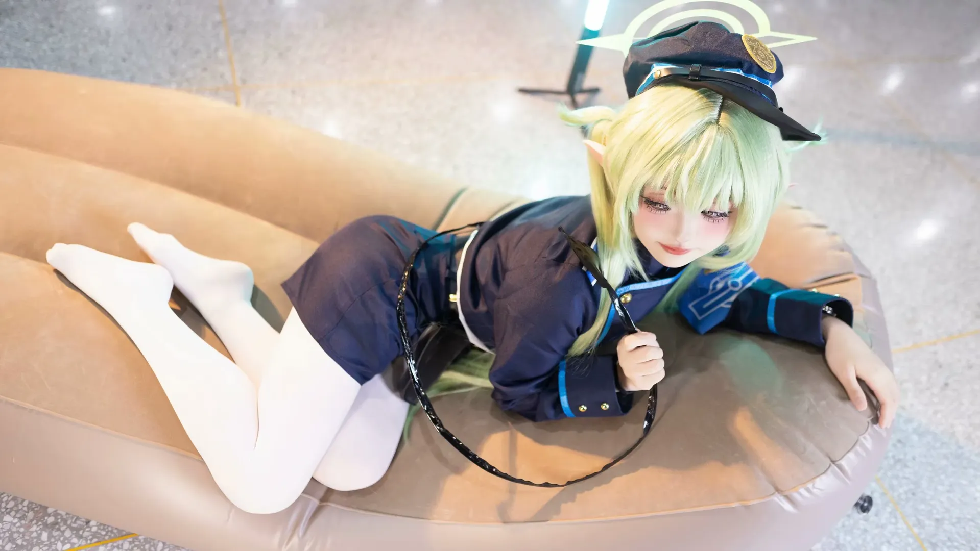 【橘ノゾミ コスプレ】『ブルーアーカイブ』ハイランド双子、白タイツコスプレで滑って転んだイベント撮影の日常 - 2 枚目