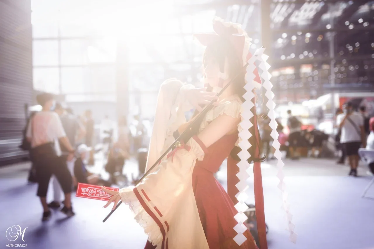 【博丽灵梦cos】深圳国际电玩节中的东方Project红白巫女 - 第 3 张