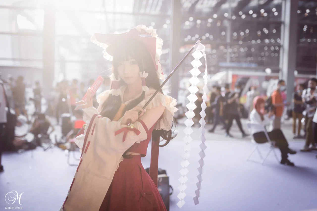 【博丽灵梦cos】深圳国际电玩节中的东方Project红白巫女 - 第 7 张