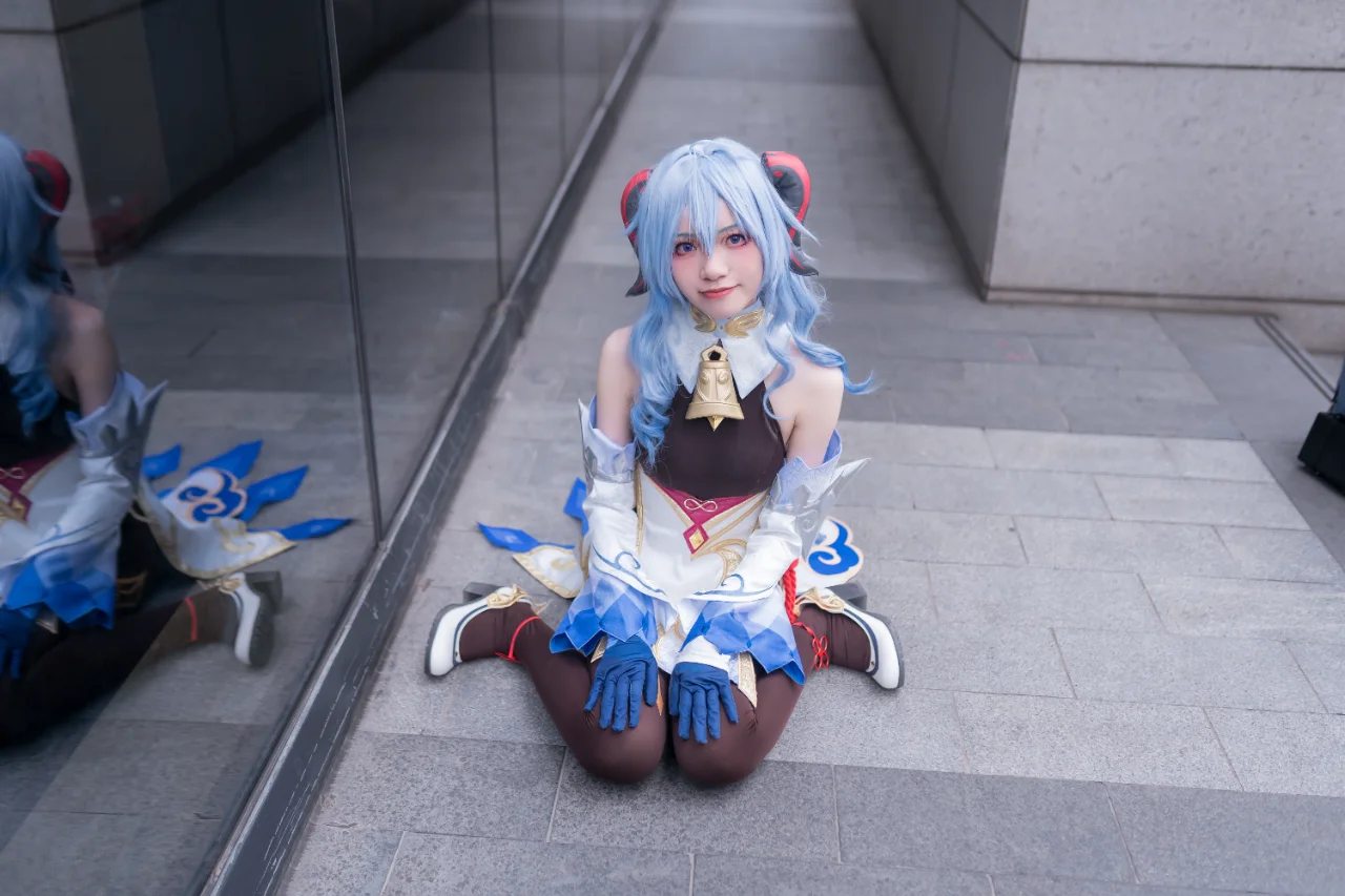 【Ganyu Cosplay】Firefly ACG Expo Convention Photos: Adeptus Grace Under Natural Light - Image 4
