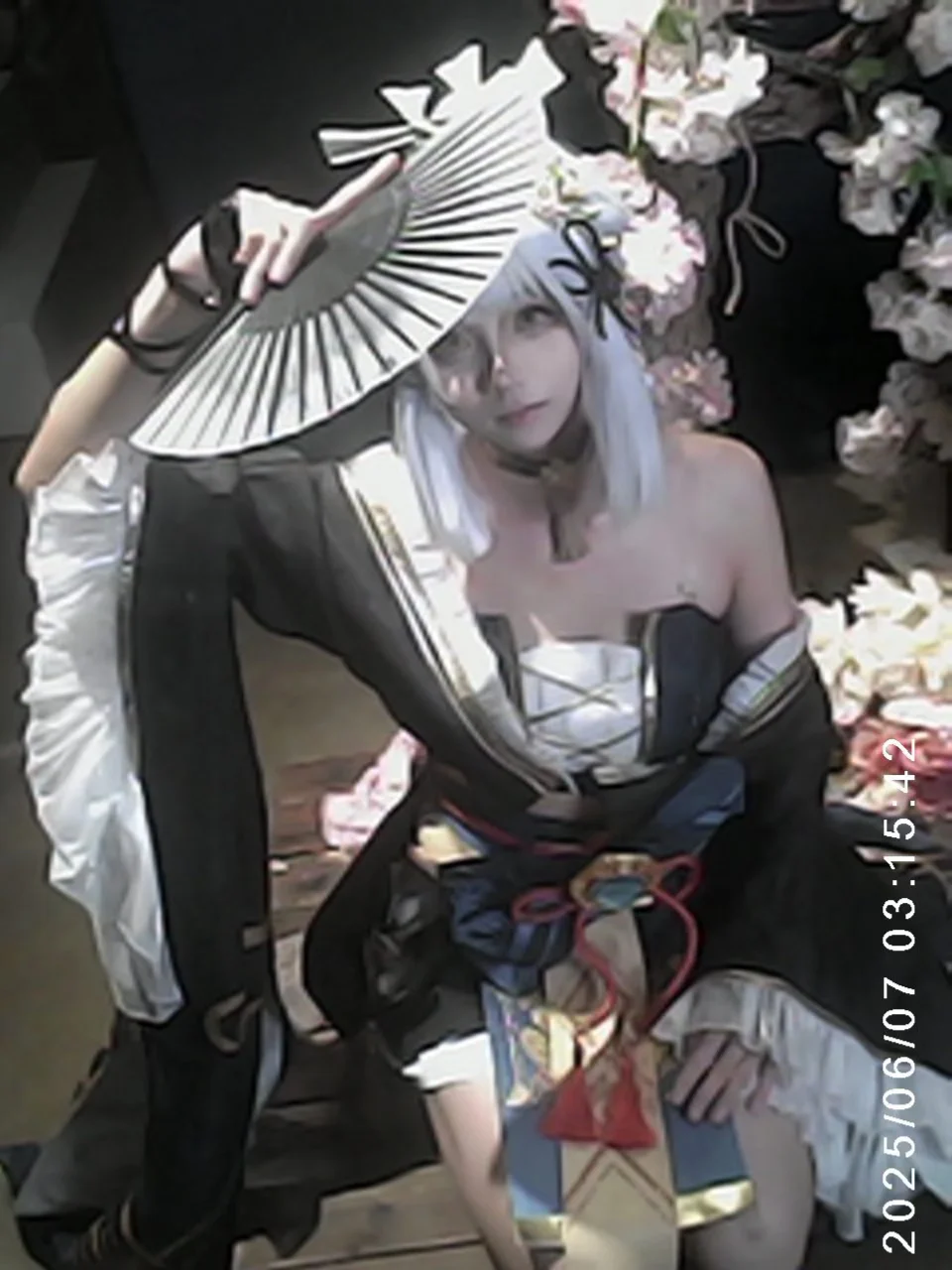 【神里绫华cos】原神黑道千金风，老相机拍出的古早神韵 - 第 1 张