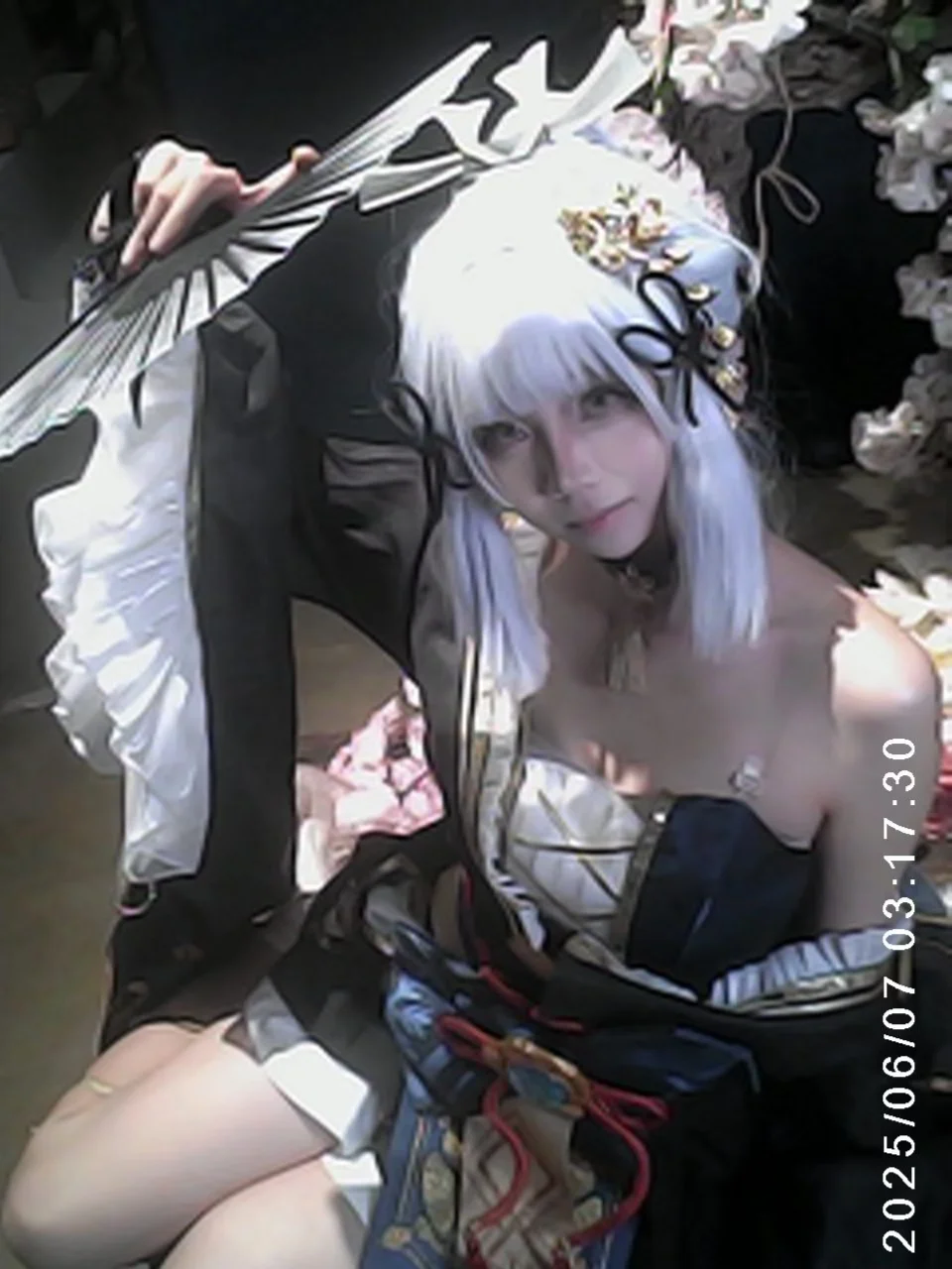 【神里绫华cos】原神黑道千金风，老相机拍出的古早神韵 - 第 6 张