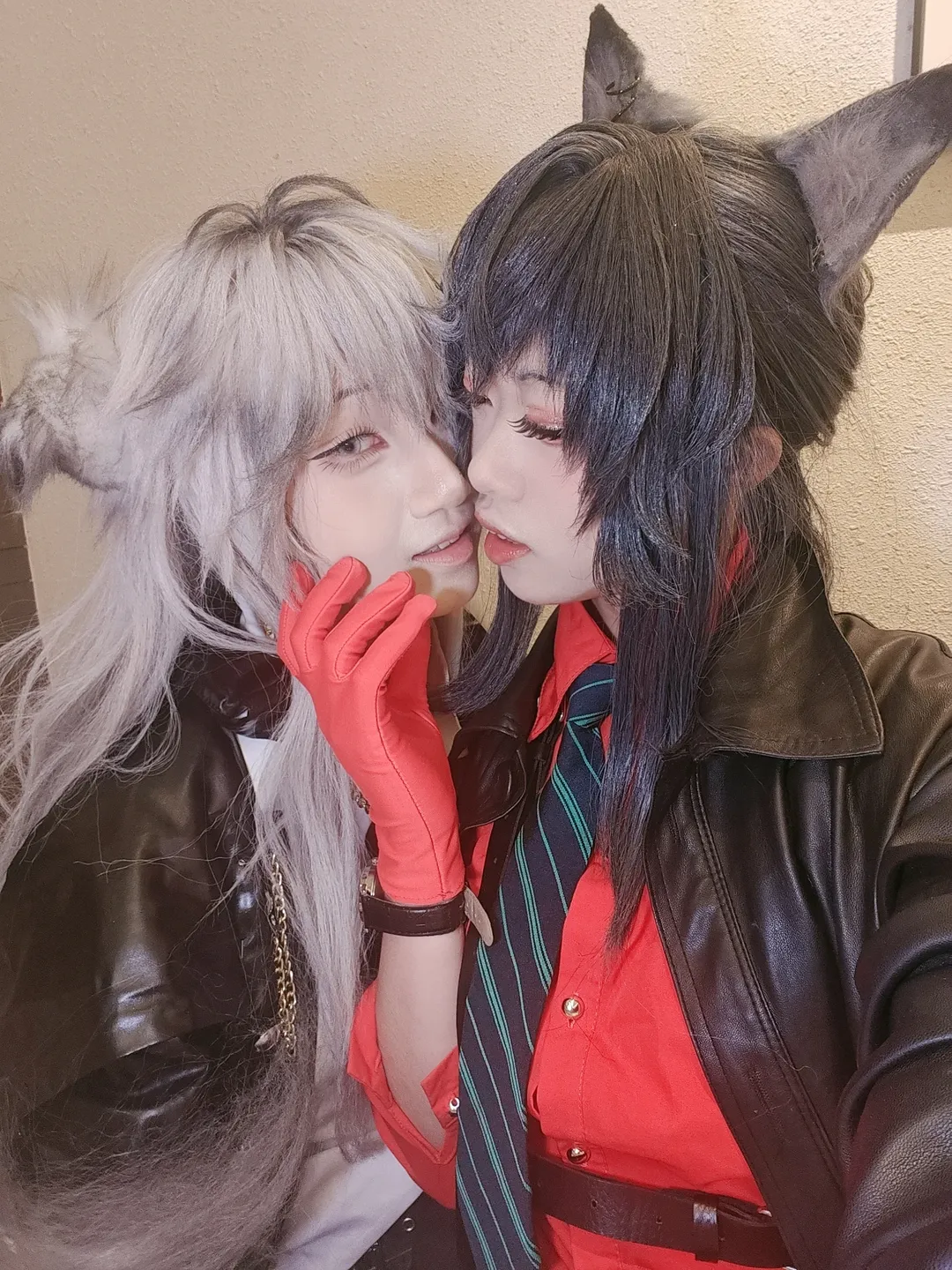 【テキサス コスプレ】アークナイツ 二匹の狼、高張力なリバ関係の自撮りに挑戦 - 11 枚目