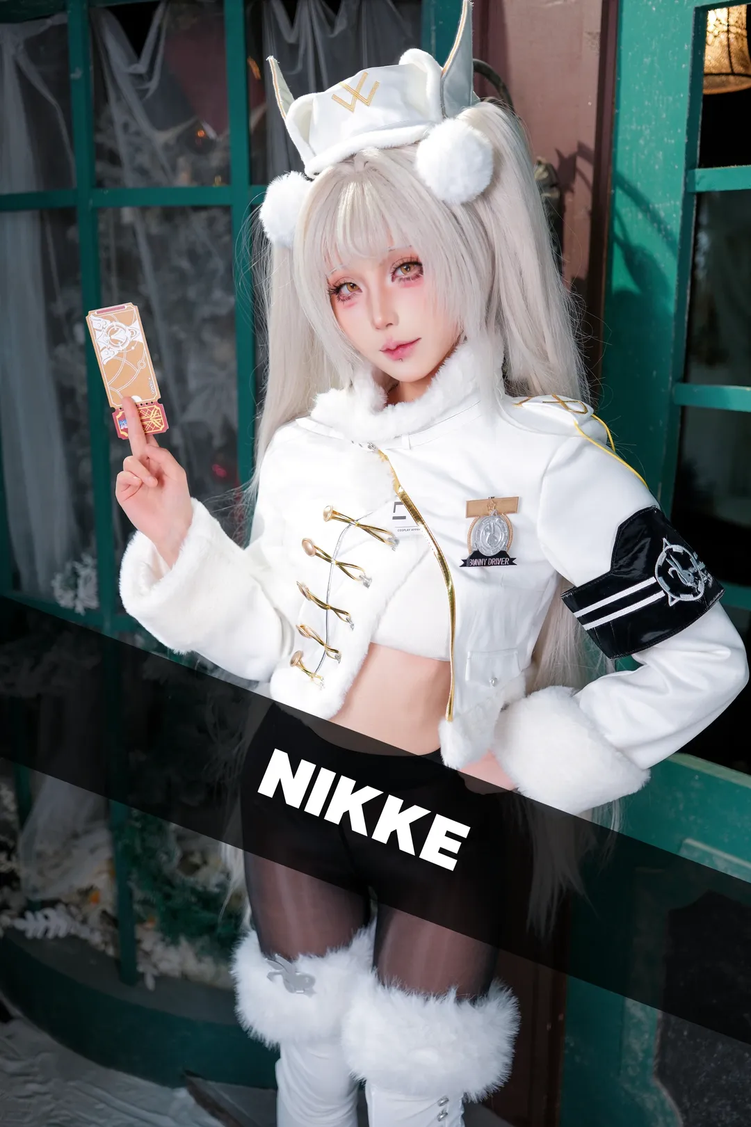 【ブラン：ホワイトラビット コスプレ】『勝利の女神：新たな希望』、銀世界に映える白のタクティカルウェア - 1 枚目