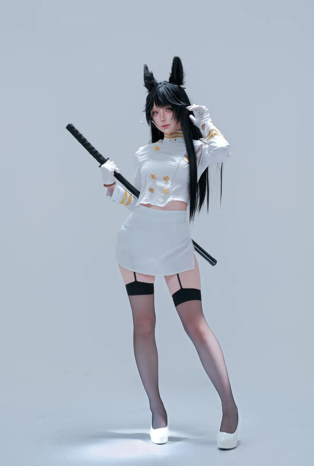 【爱宕cos】碧蓝航线大姐姐，白制服与黑丝的优雅呈现 - 第 2 张