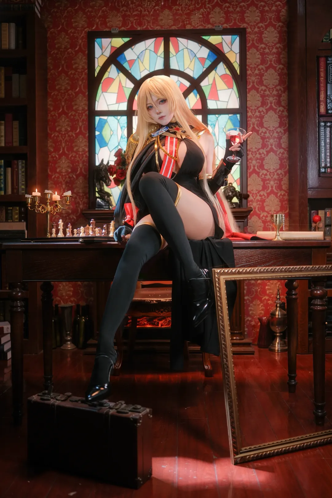 【俾斯麦cos】碧蓝航线铁血领袖的复古书房写真