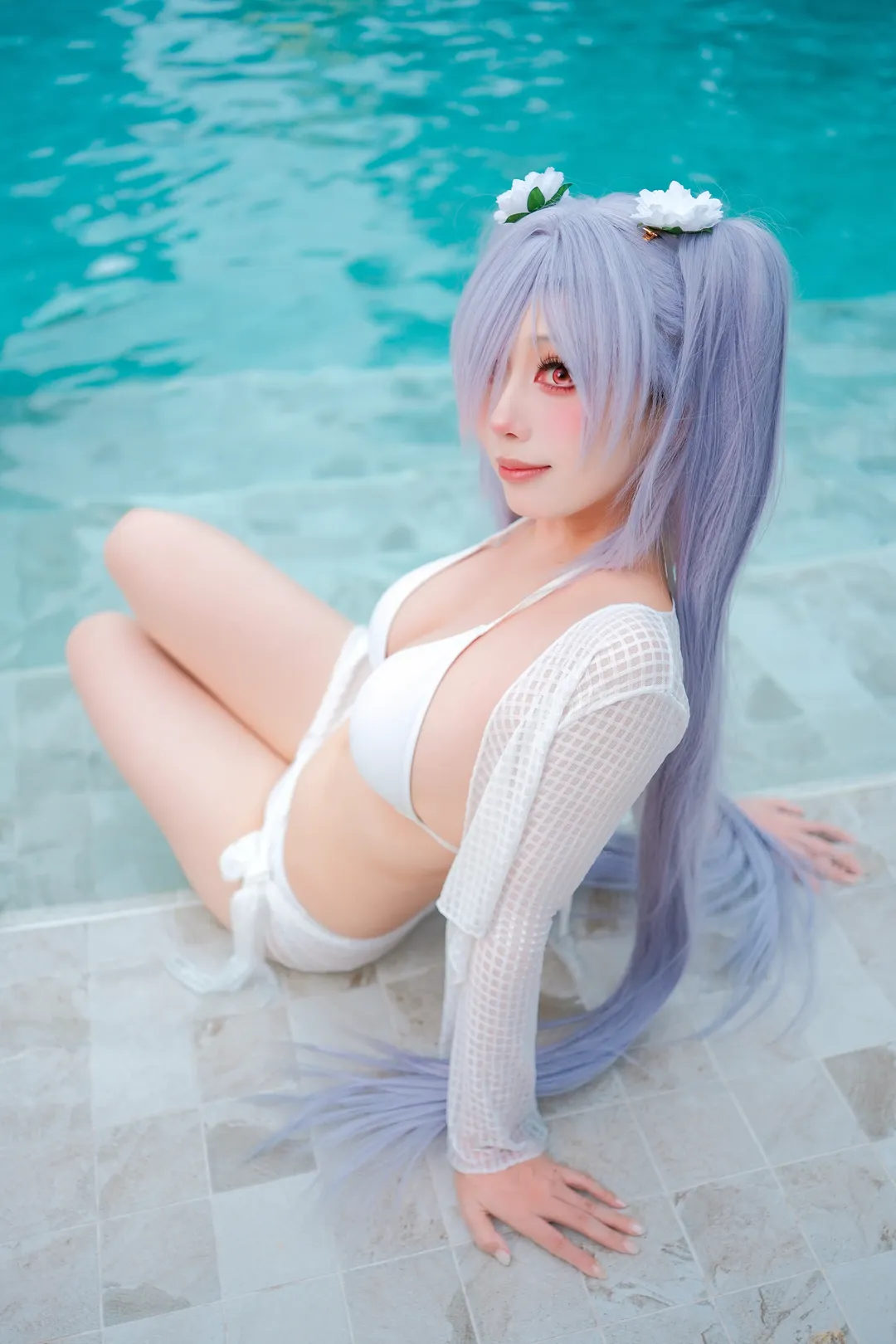 【灰姑娘cos】NIKKE胜利女神，泳池边的夏日白色穿搭