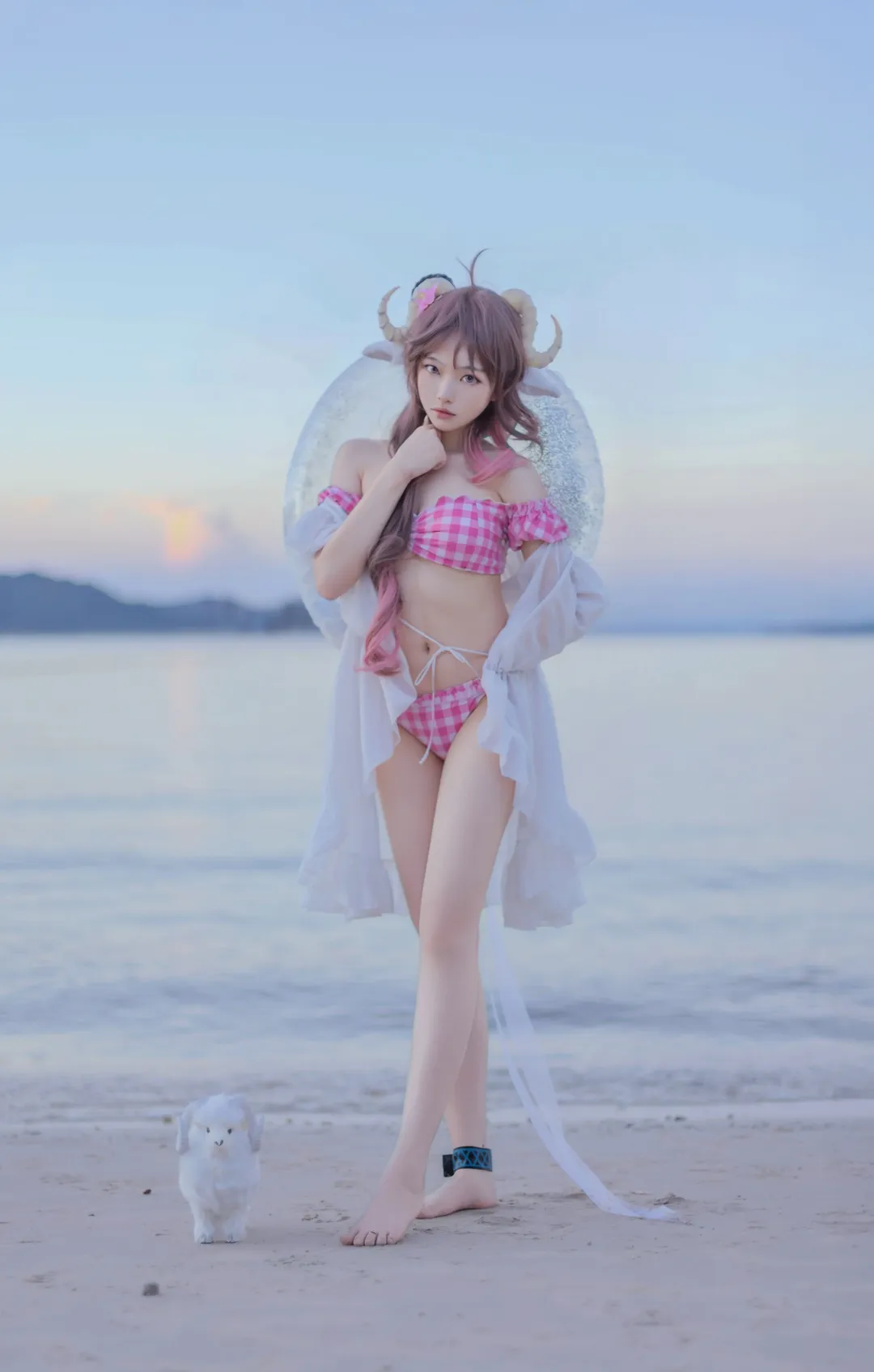 【艾雅法拉cos】明日方舟里的泳装小羊，带你感受海边的夏日 - 第 3 张