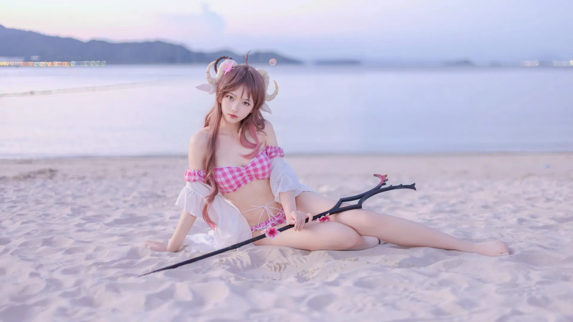 【艾雅法拉cos】明日方舟里的泳装小羊，带你感受海边的夏日 - 第 7 张