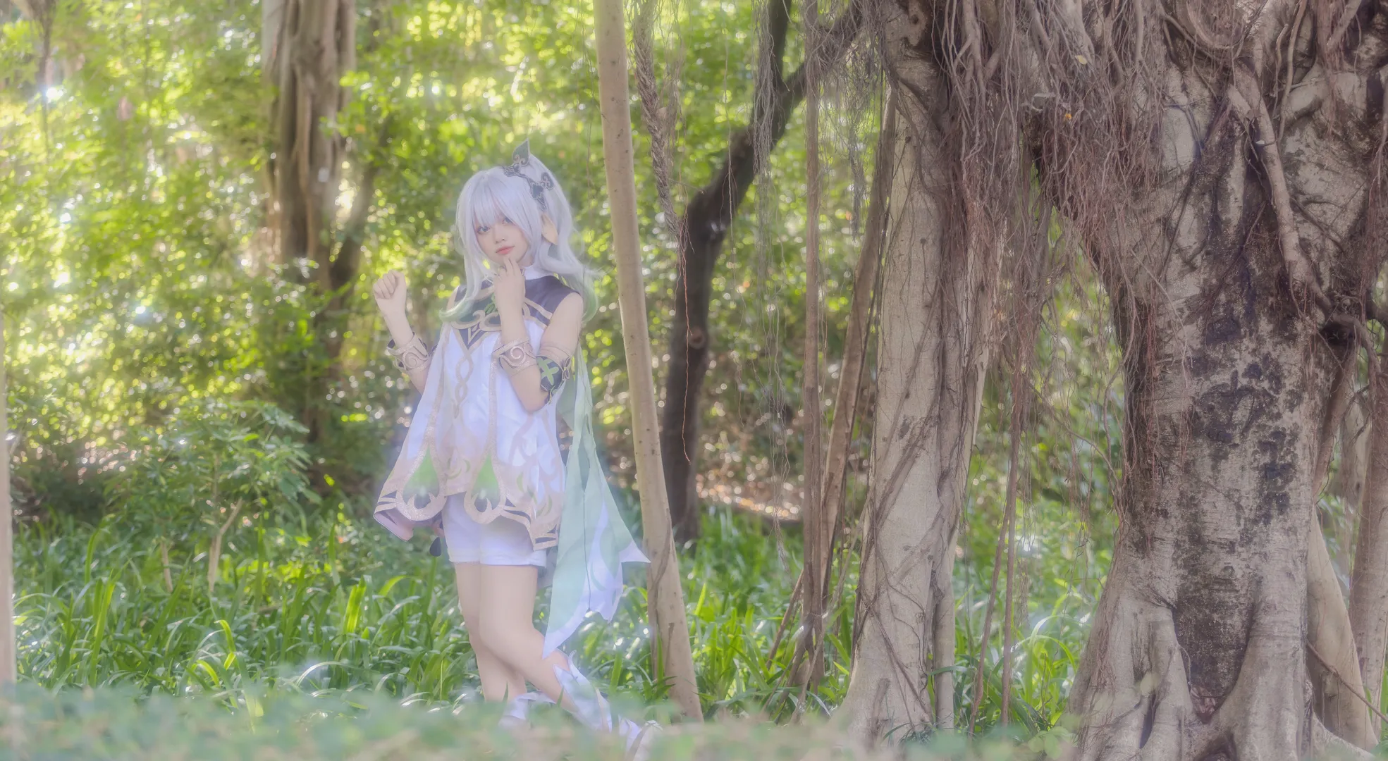 【纳西妲cos】原神小草神在森林里的光影呈现 - 第 2 张