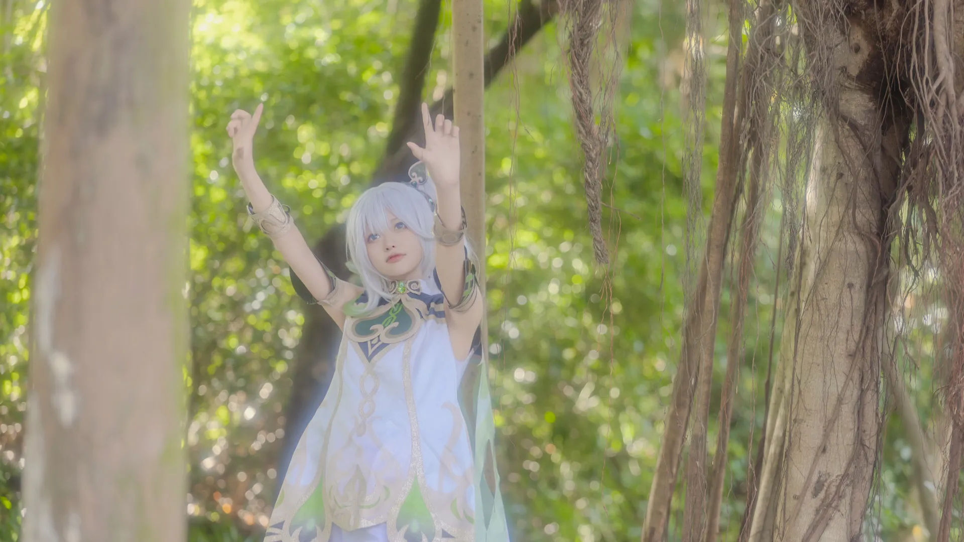 【纳西妲cos】原神小草神在森林里的光影呈现 - 第 3 张