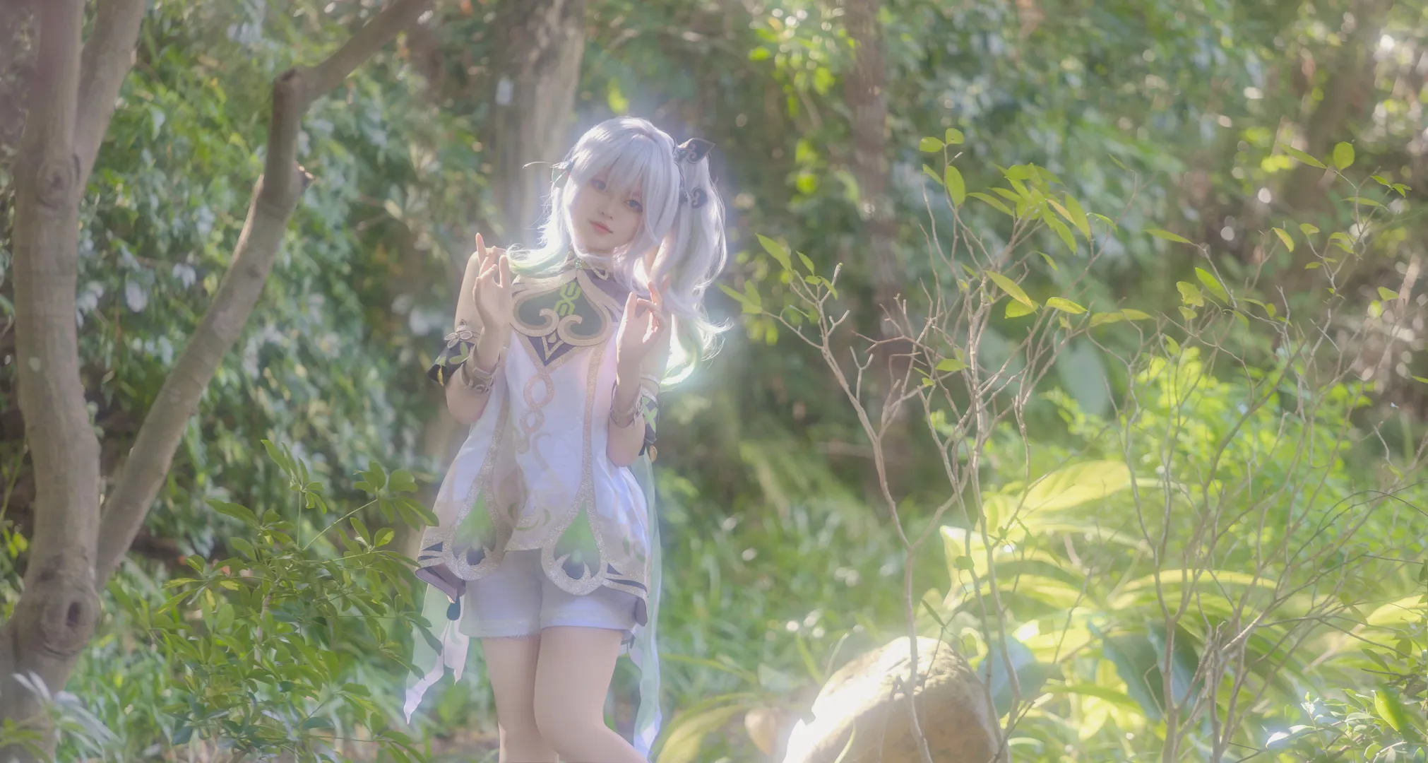 【纳西妲cos】原神小草神在森林里的光影呈现 - 第 4 张