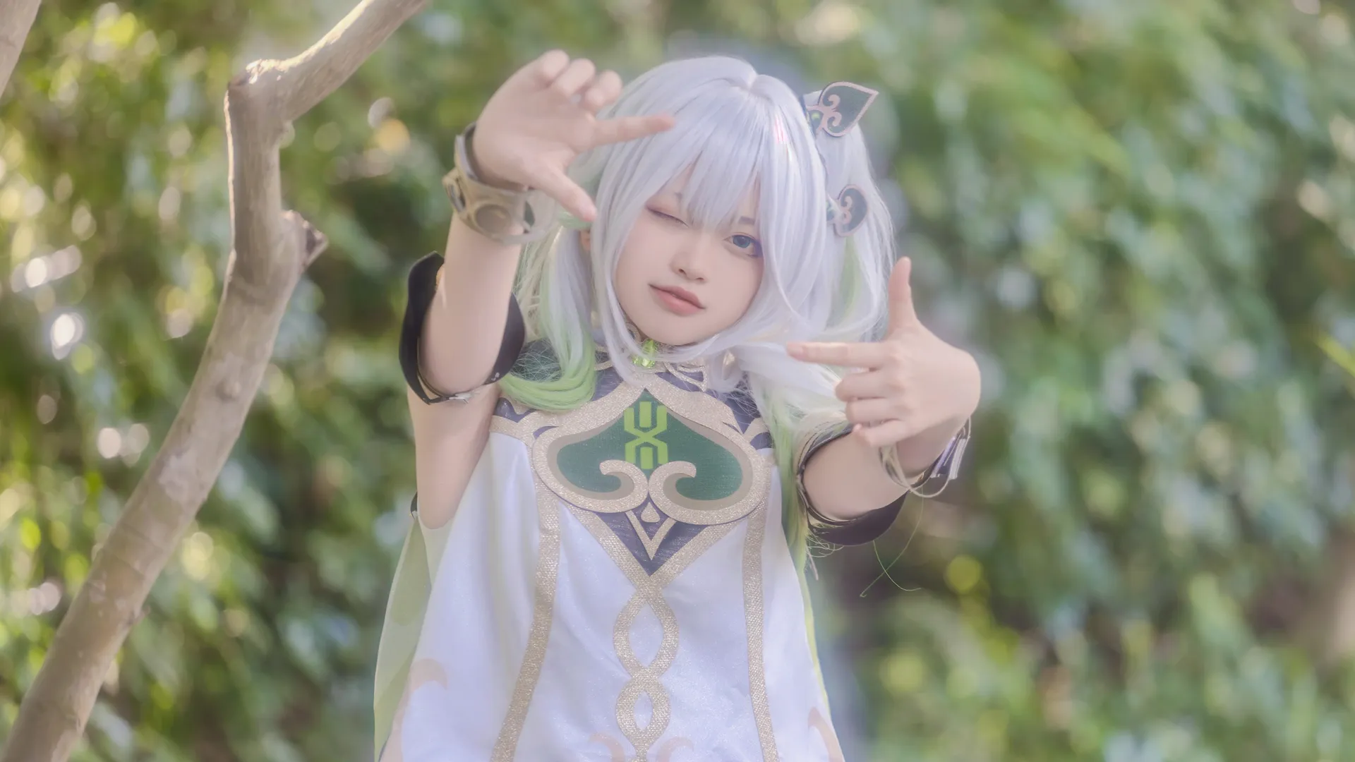 【纳西妲cos】原神小草神在森林里的光影呈现 - 第 6 张