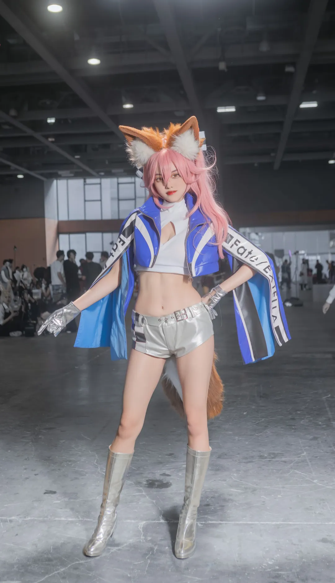 【玉藻前cos】賽車服與高筒靴加持，展區中央的狐狸 - 第 2 張