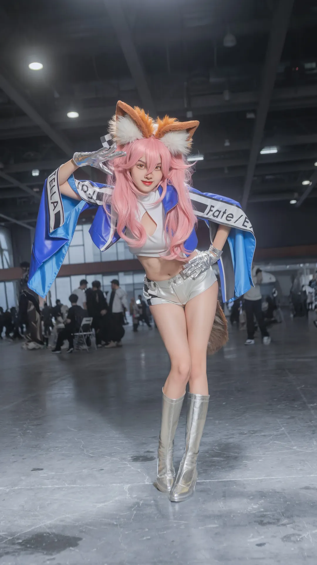 【玉藻前cos】賽車服與高筒靴加持，展區中央的狐狸 - 第 4 張