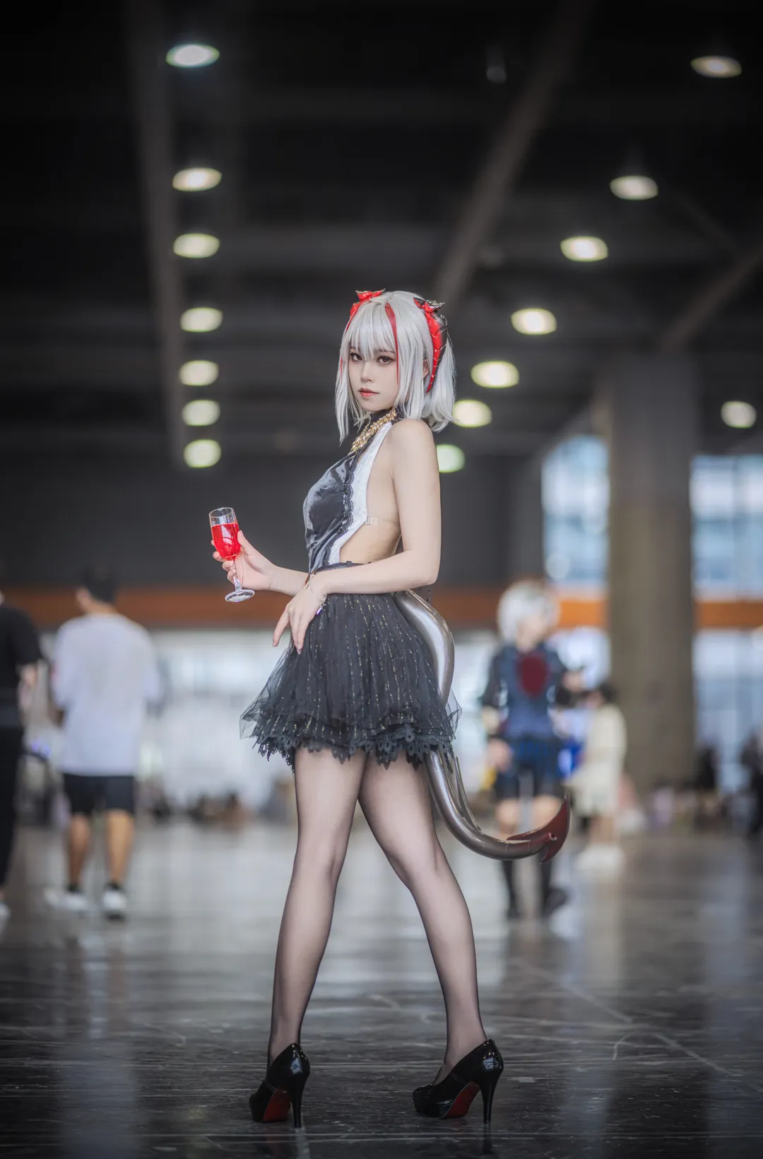 【明日方舟Wcos】黑色禮服款場照，漫展現場原片分享 - 第 7 張