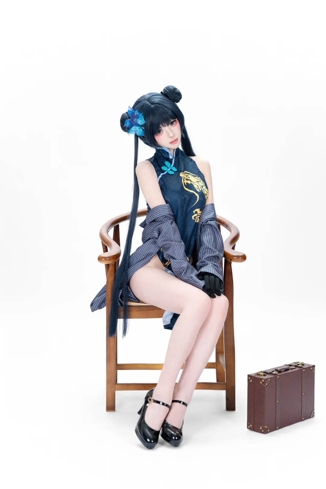 【龙华妃咲cos】旗袍与条纹外套混搭出的门主风情 - 第 2 张