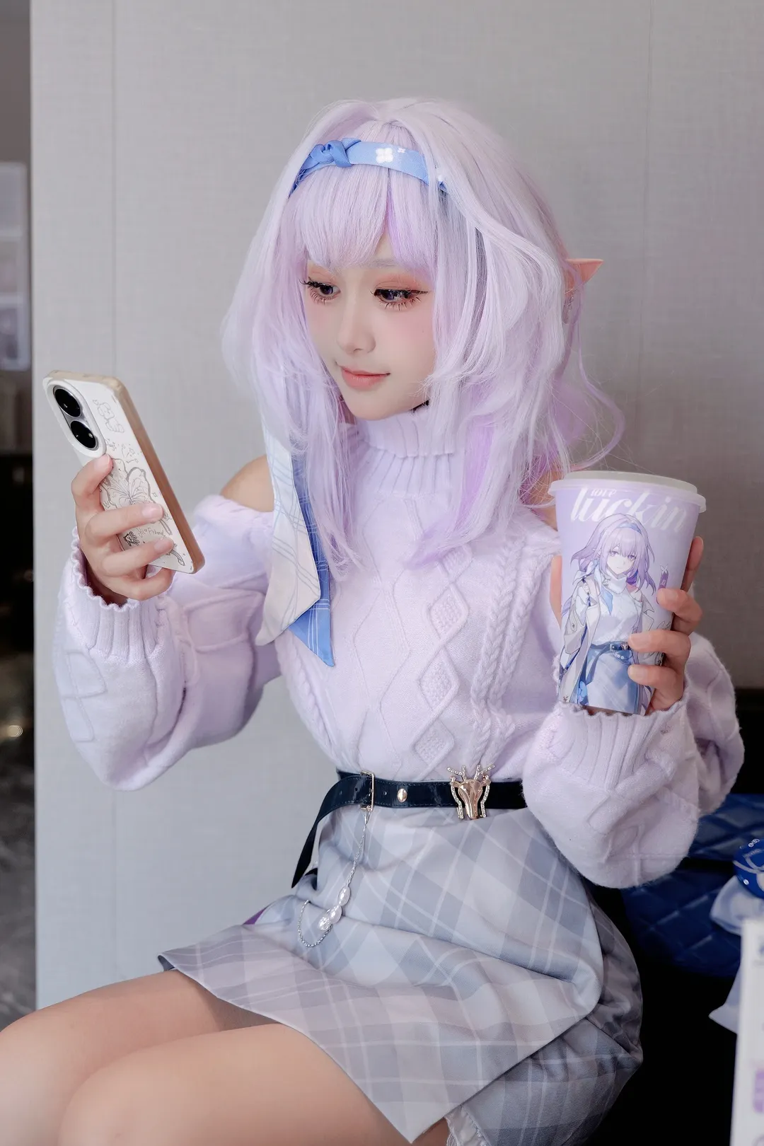 [Castorice cosplay] Everyday Life in Honkai: Star Rail: Taking a Sip of the Luckin Coffee Collaboration - Image 2