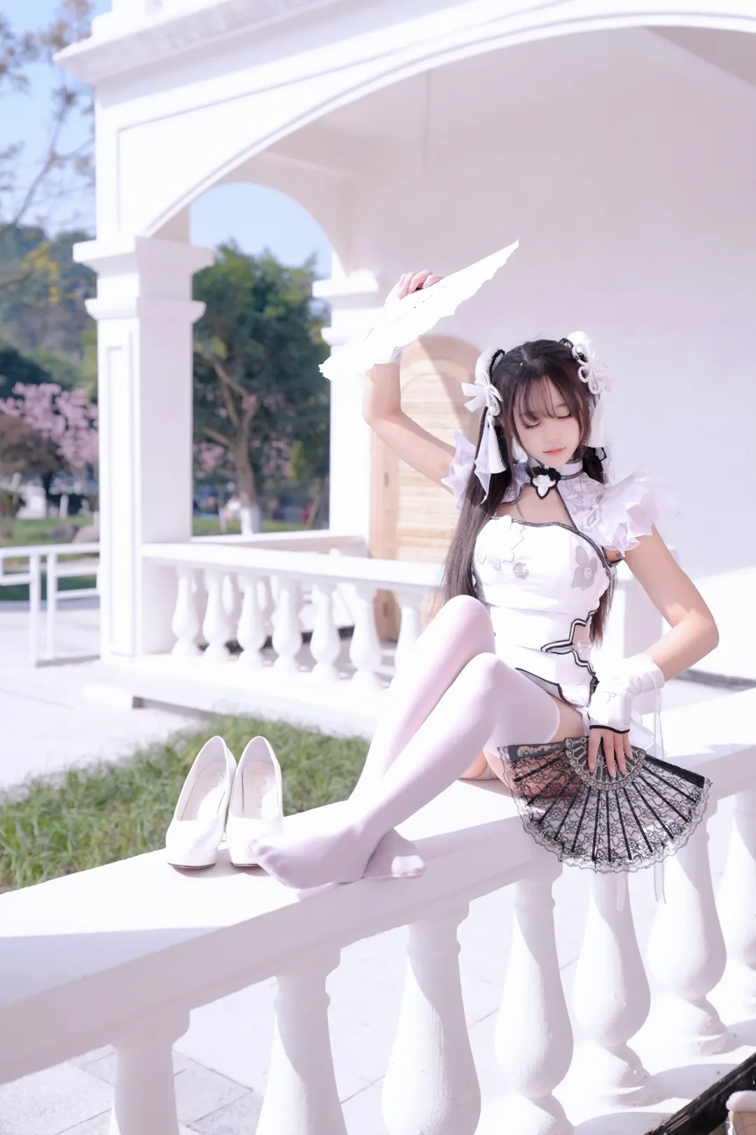 【殷紫萍cos】永劫无间玉髓冰心，新春白旗袍优雅绽放 - 第 1 张