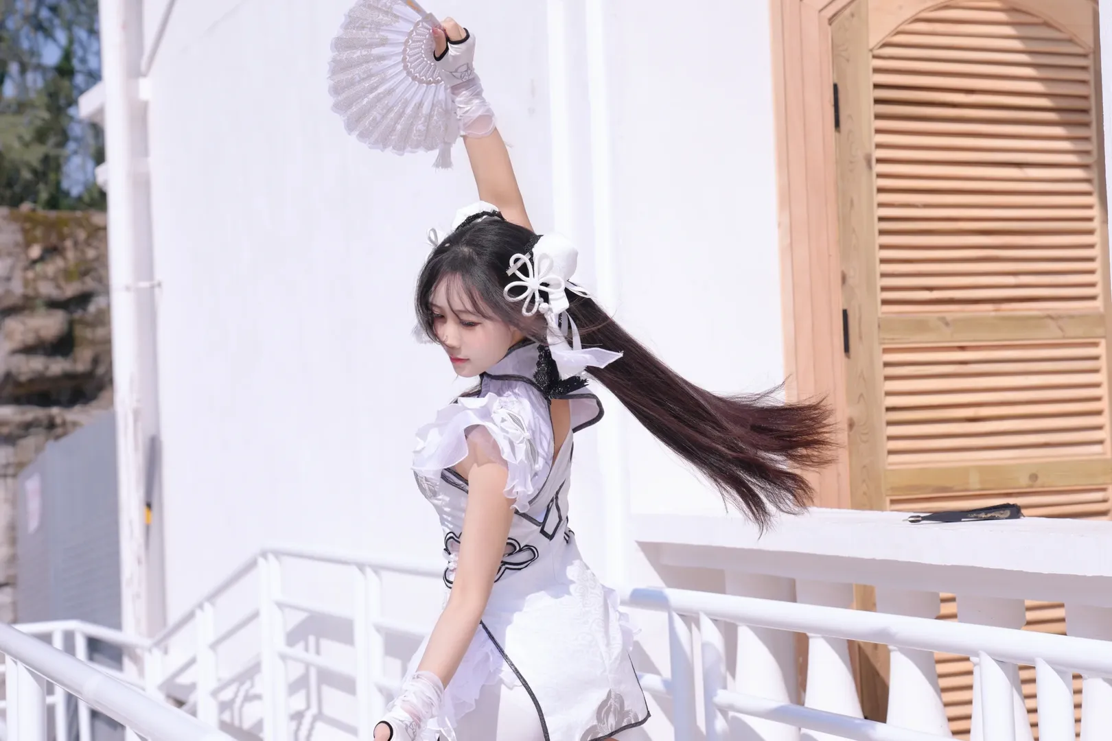 【殷紫萍cos】永劫无间玉髓冰心，新春白旗袍优雅绽放 - 第 3 张