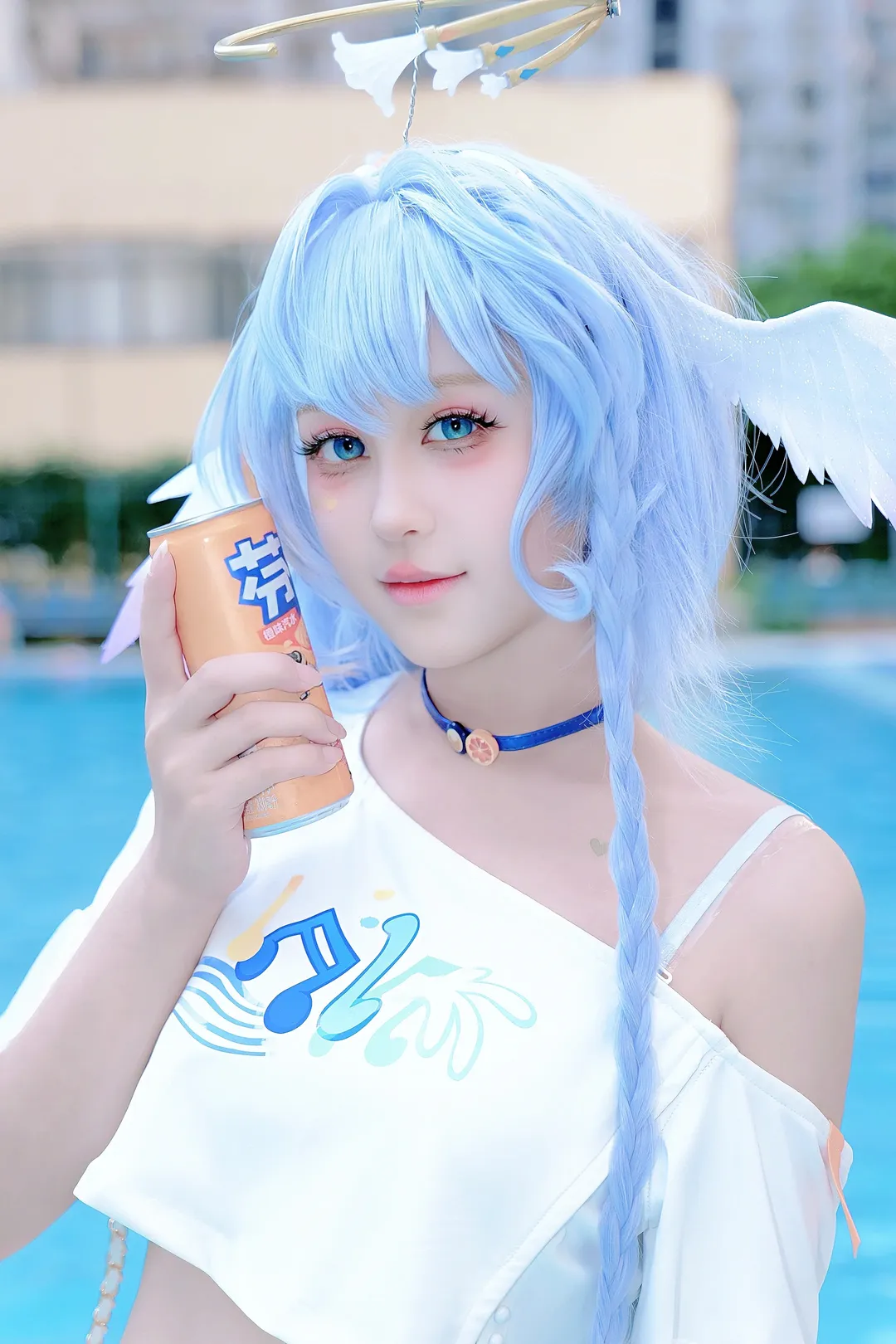【知更鸟cos】崩坏星穹铁道，泳池边的夏日清凉感 - 第 1 张