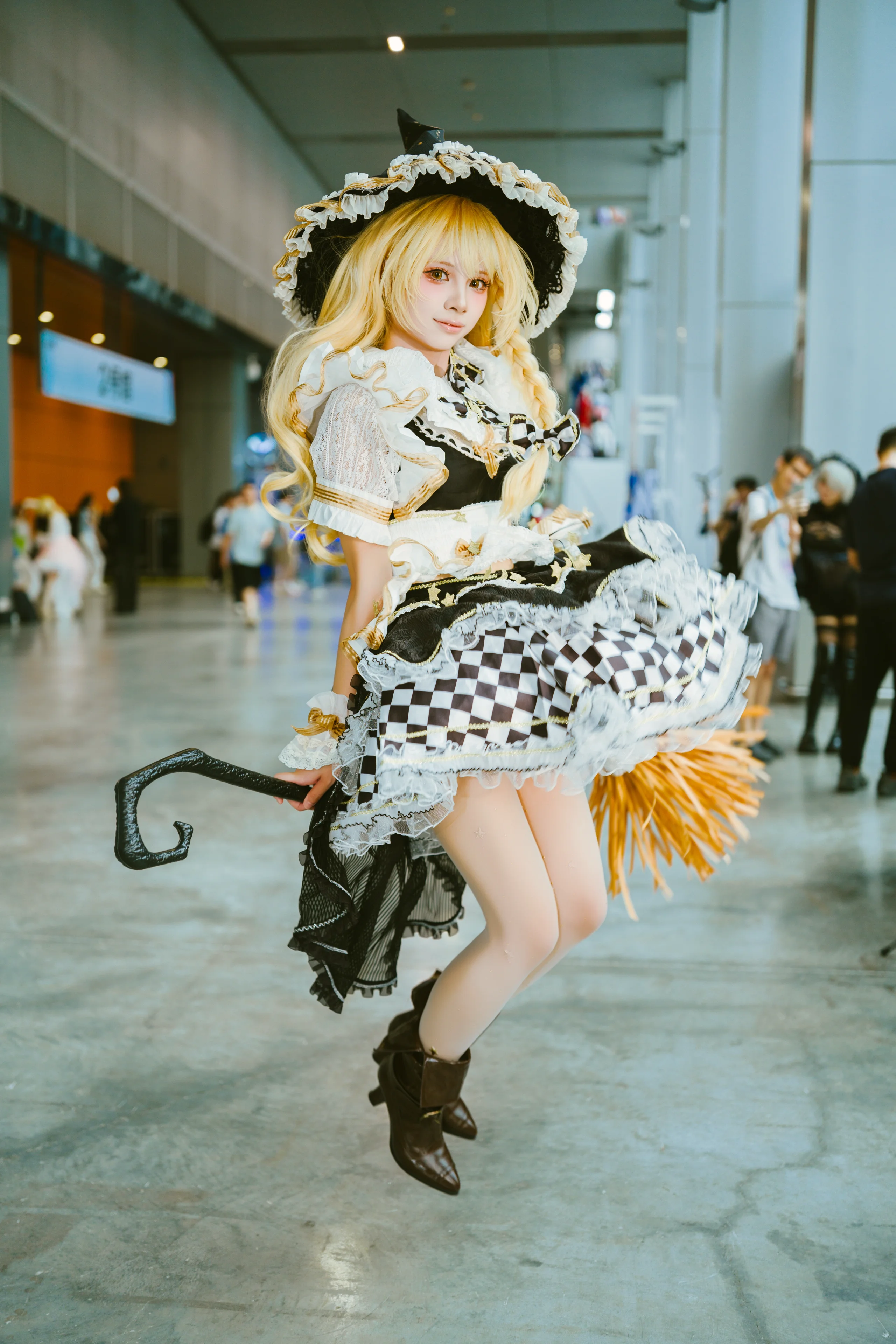 【东方project魔理沙cos】萤火虫漫展的魔法扫帚飞翔记录 - 第 1 张