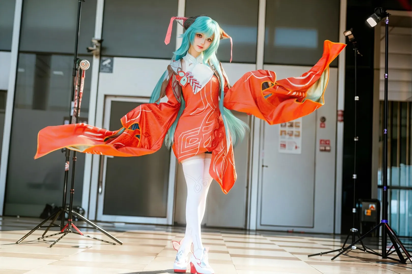 【少司缘cos】佛山CPG的甜妹少司缘，白丝坐姿这样拍更显腿长 - 第 3 张