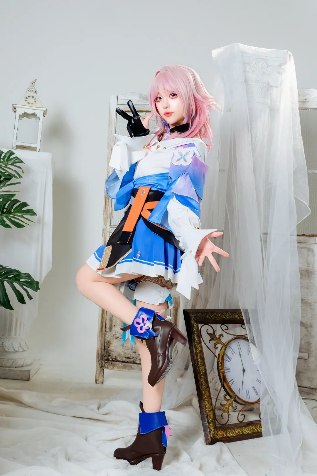 【三月なのか コスプレ】『崩壊：スターレイル』、ピンク髪少女のファンタジックな室内撮影会 - 5 枚目