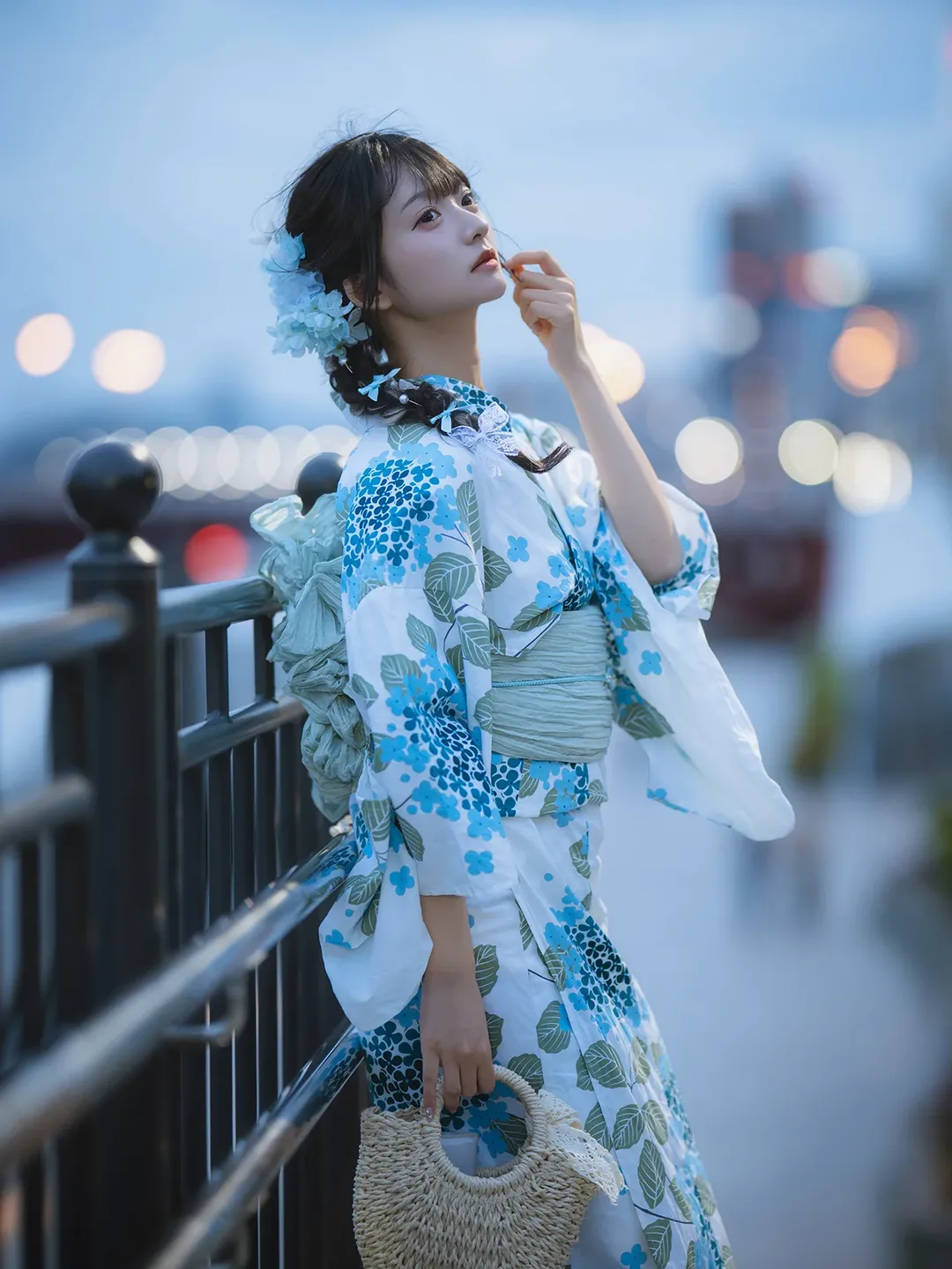 暮色河畔的藍白繡球花浴衣 - 第 2 張