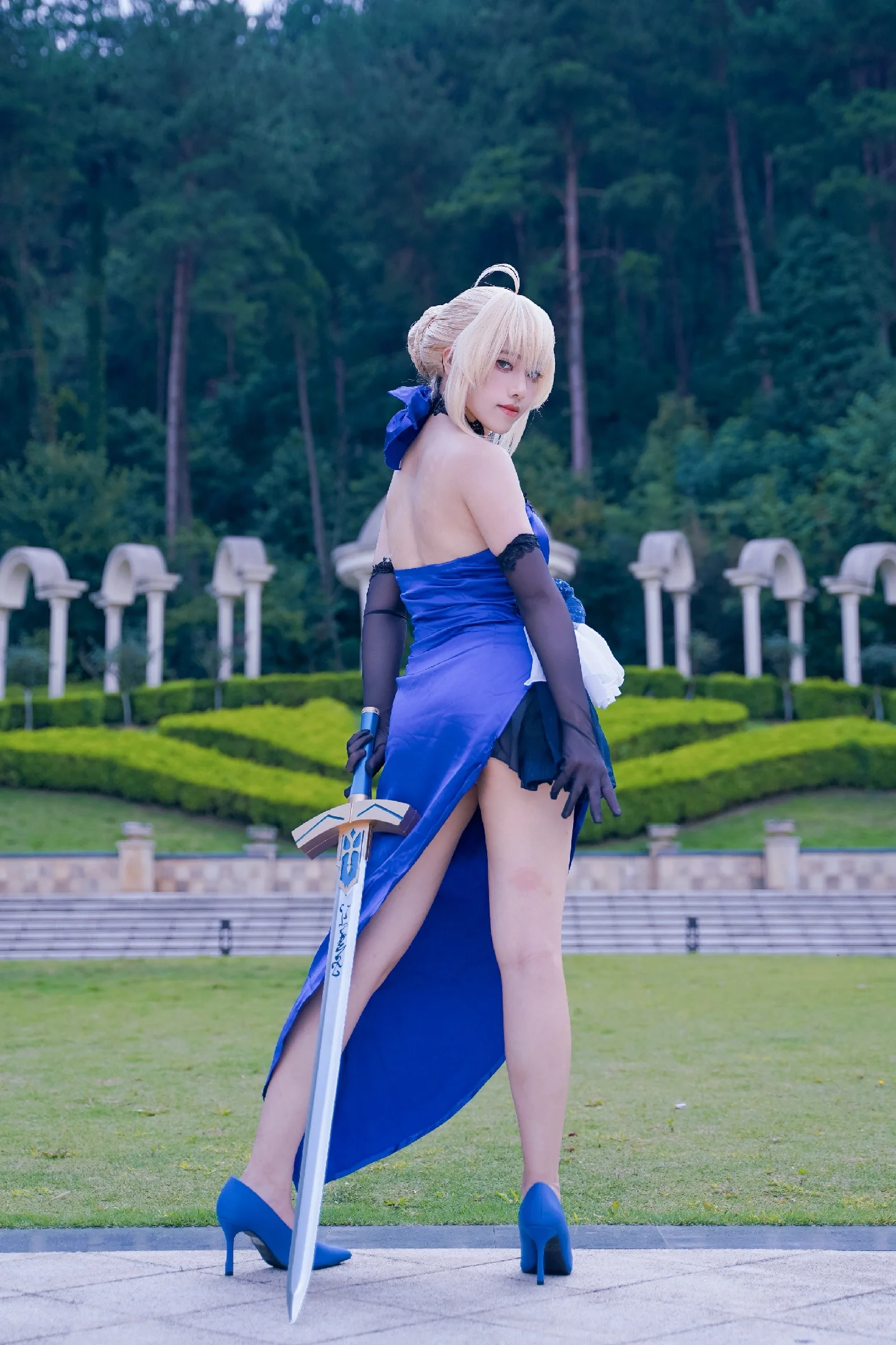 【亚瑟王cos】遵从召唤而来，身着蓝裙的圆桌骑士 - 第 1 张