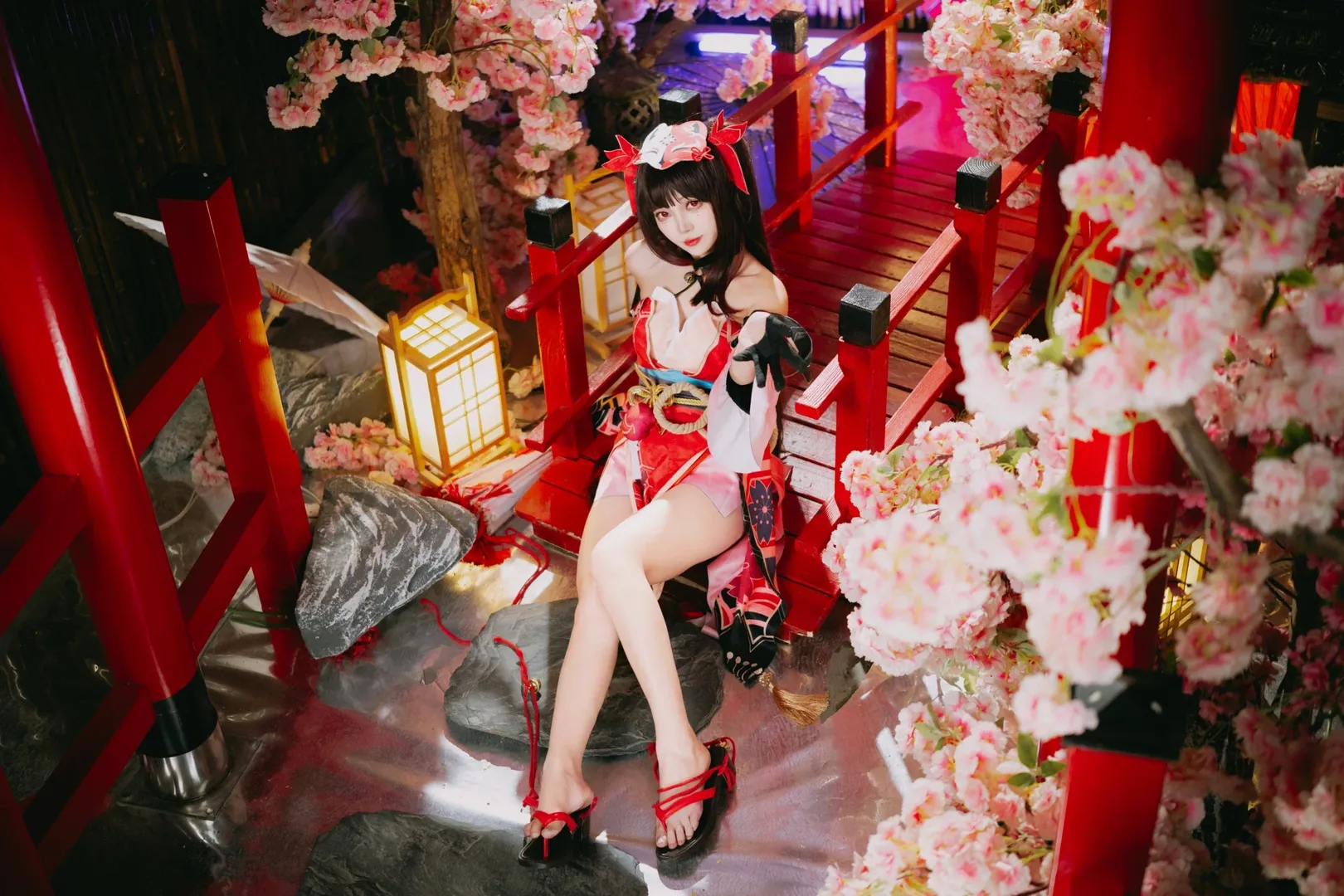 【花火cos】月下樱花与红桥，还原崩坏星穹铁道中的狐面少女