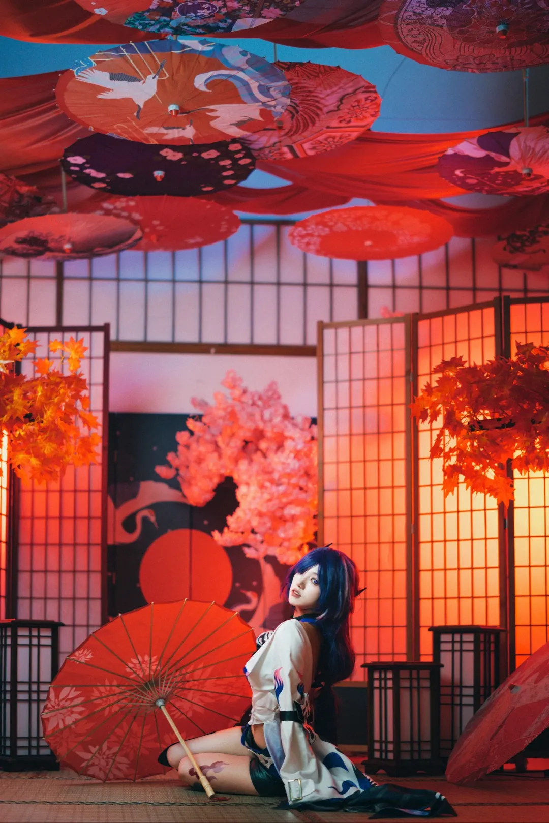 【黄泉cos】崩坏星穹铁道里的黄泉，日式红伞下的写真分享 - 第 1 张