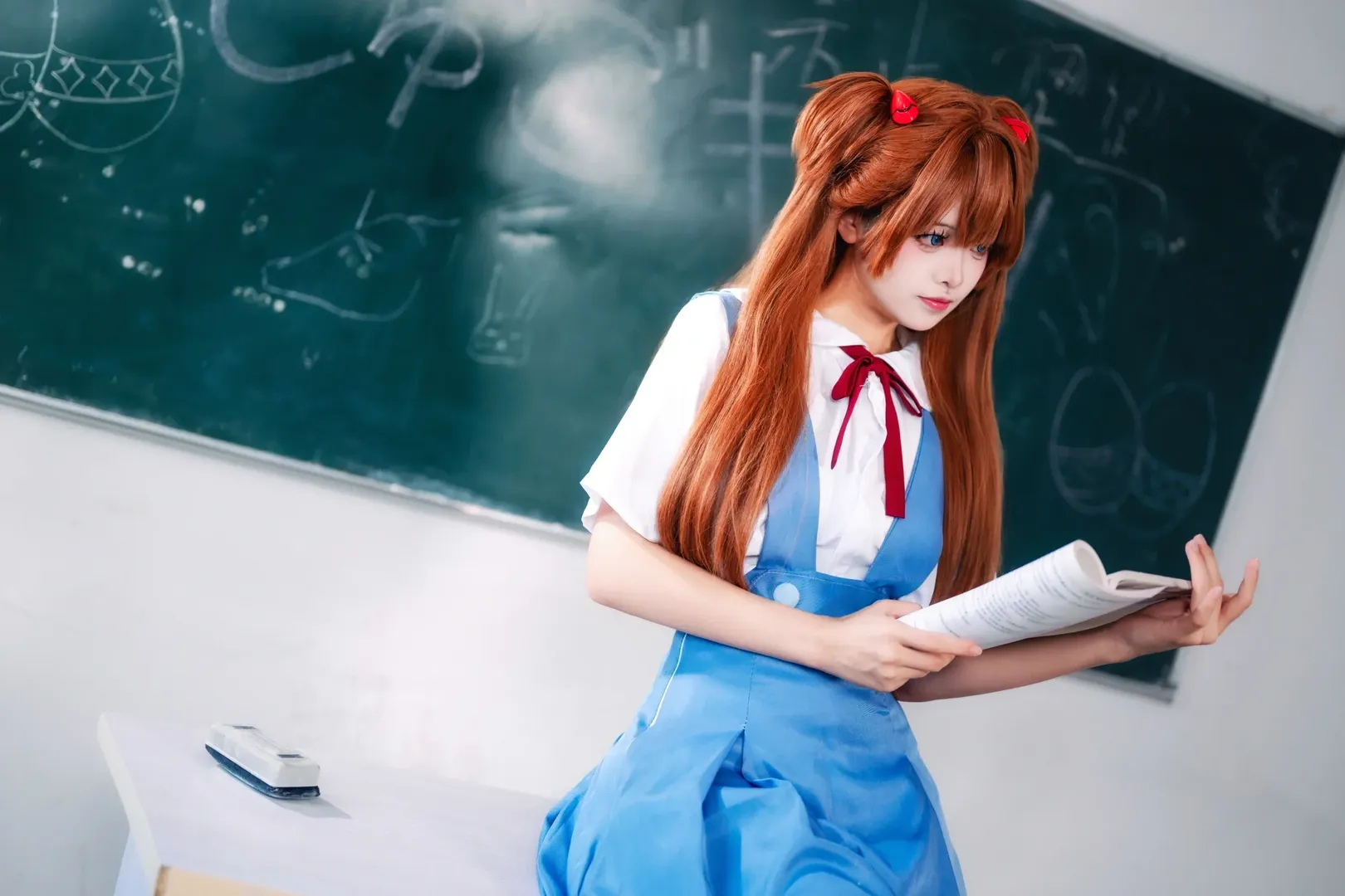 【明日香cos】教室里的傲娇学子，EVA校园风的完美还原 - 第 2 张
