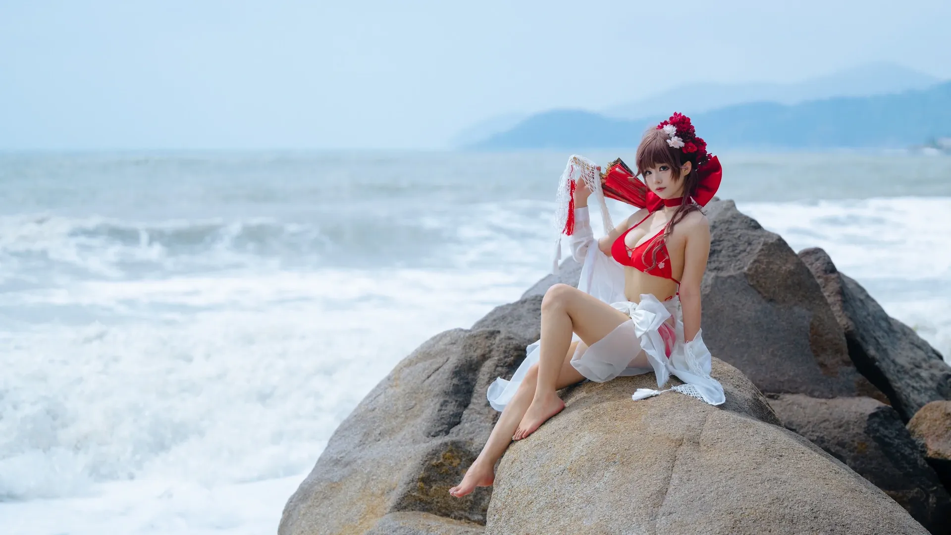 [Goddess of Victory: Nikke cosplay] Red and White Impressions on the Coastal Reef - Image 2