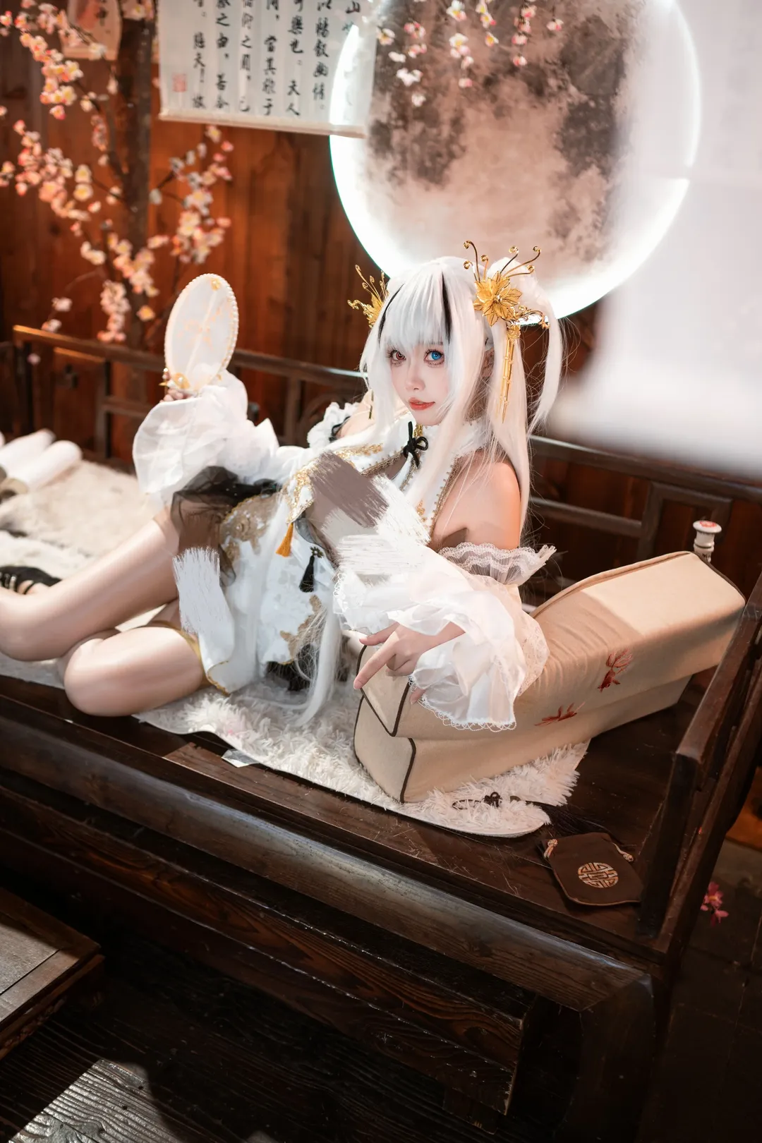 【Elbing cosplay】Azur Lane "Spring Lantern Lady" in a Classical Traditional Residence - Image 4